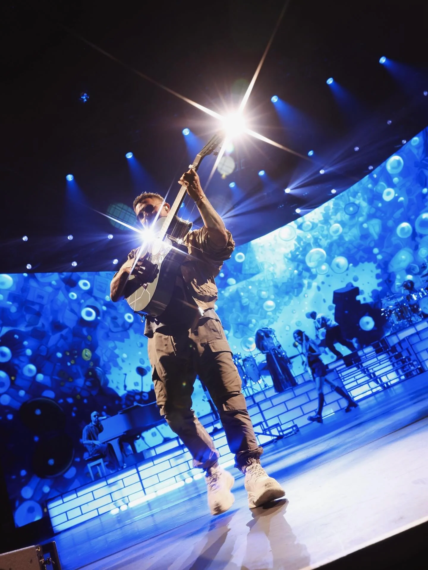 Así se vivieron dos noches inolvidables de la mano de @alejandrosanz en el @auditoriomx con invitados muy especiales y entradas completamente agotadas🙌🏽✨
#GiraYAhoraQué #Soldout