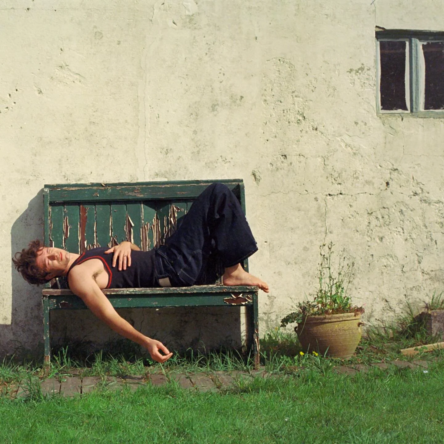 @gonabril_ nos cuenta #LoQueImportaDeVerdad con su nuevo single que ya puedes escuchar en todas las plataformas digitales ✨