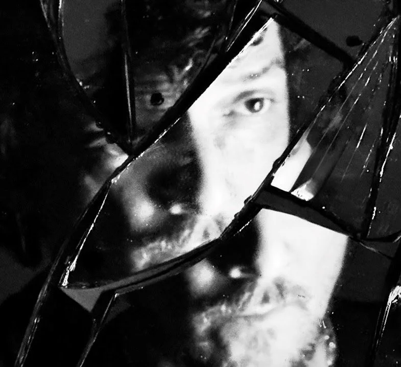 LEÓN LARREGUI ESTRENA "BRUMA"