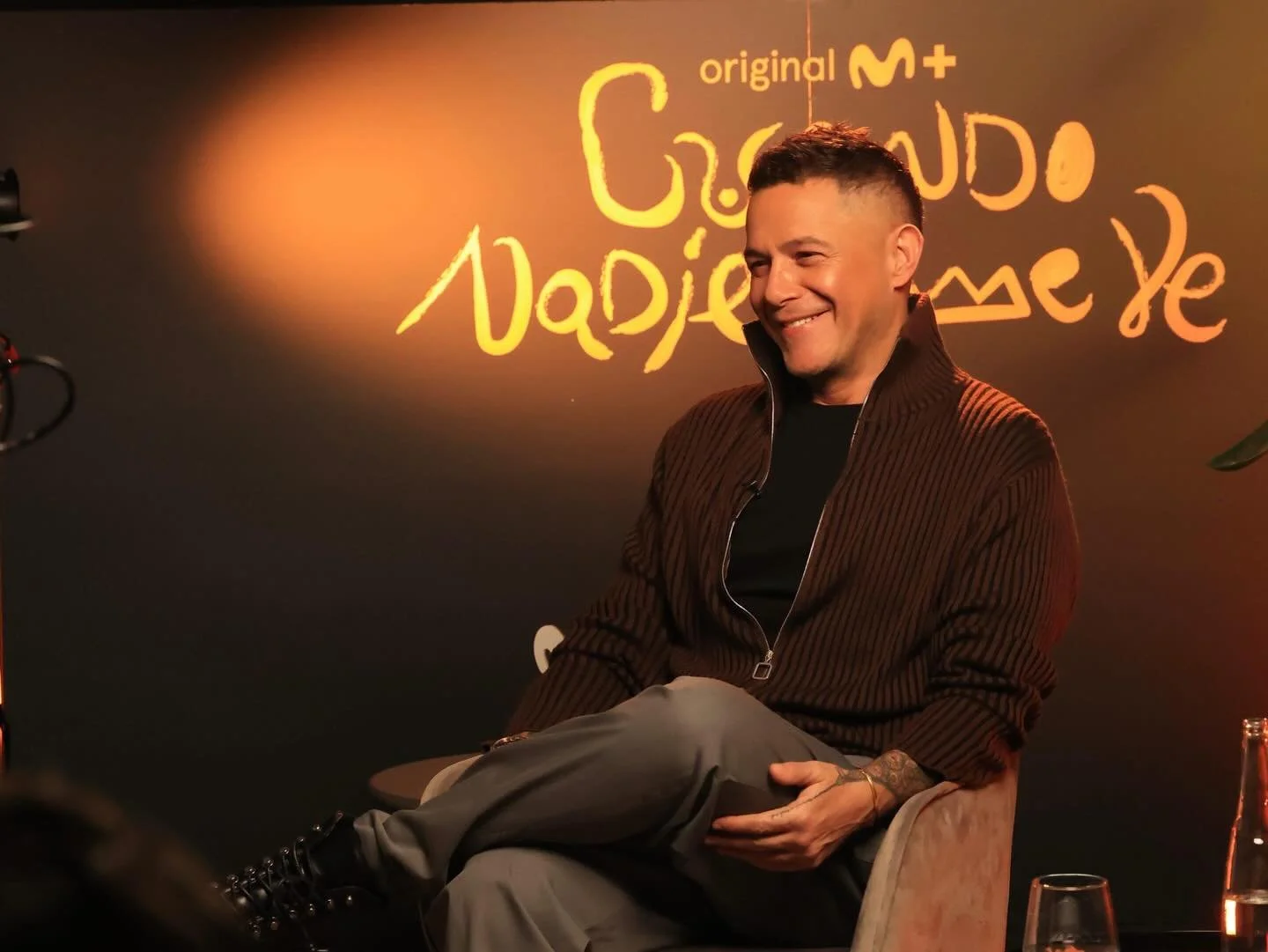 As&iacute; fue el estreno de un documental que habla sin filtros de historias que no se cuentan en un escenario. &lsquo;Cuando nadie me ve&rsquo; de la mano de @alejandrosanz ✨

Ya disponible en Movistar Plus+