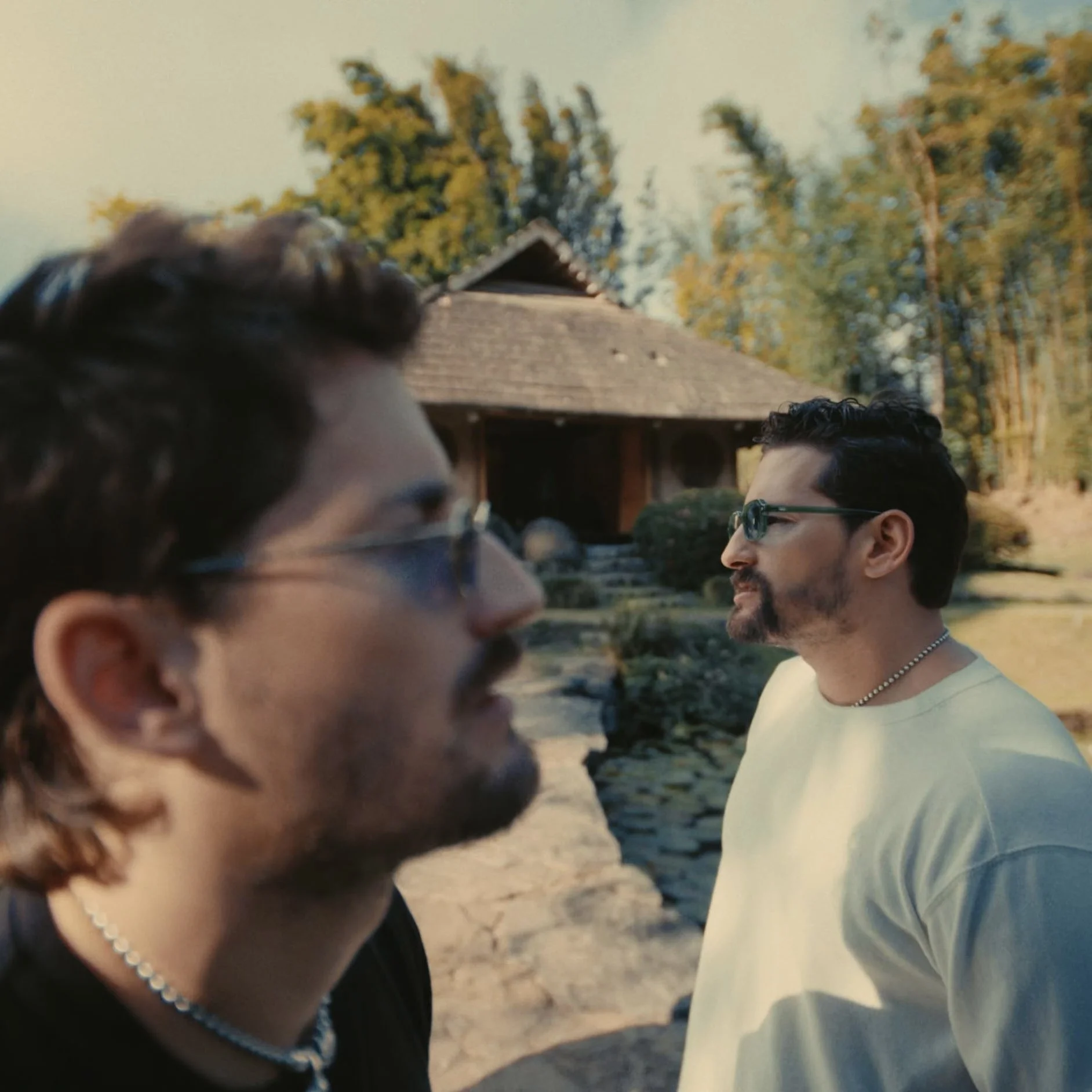 MAU Y RICKY LANZAN “aiaiaiaiai”