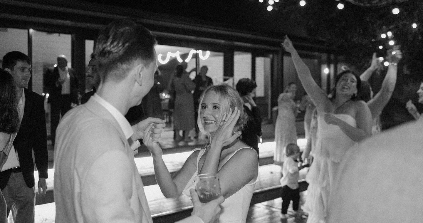 It&rsquo;s laughter, love, and dancing under the stars - the perfect end to the perfect day.⁠
⁠
When the sun sets and the festoon lights flicker on, the deck at Selah Valley comes alive. Tucked beneath the majestic fig tree, this open-air space is ma