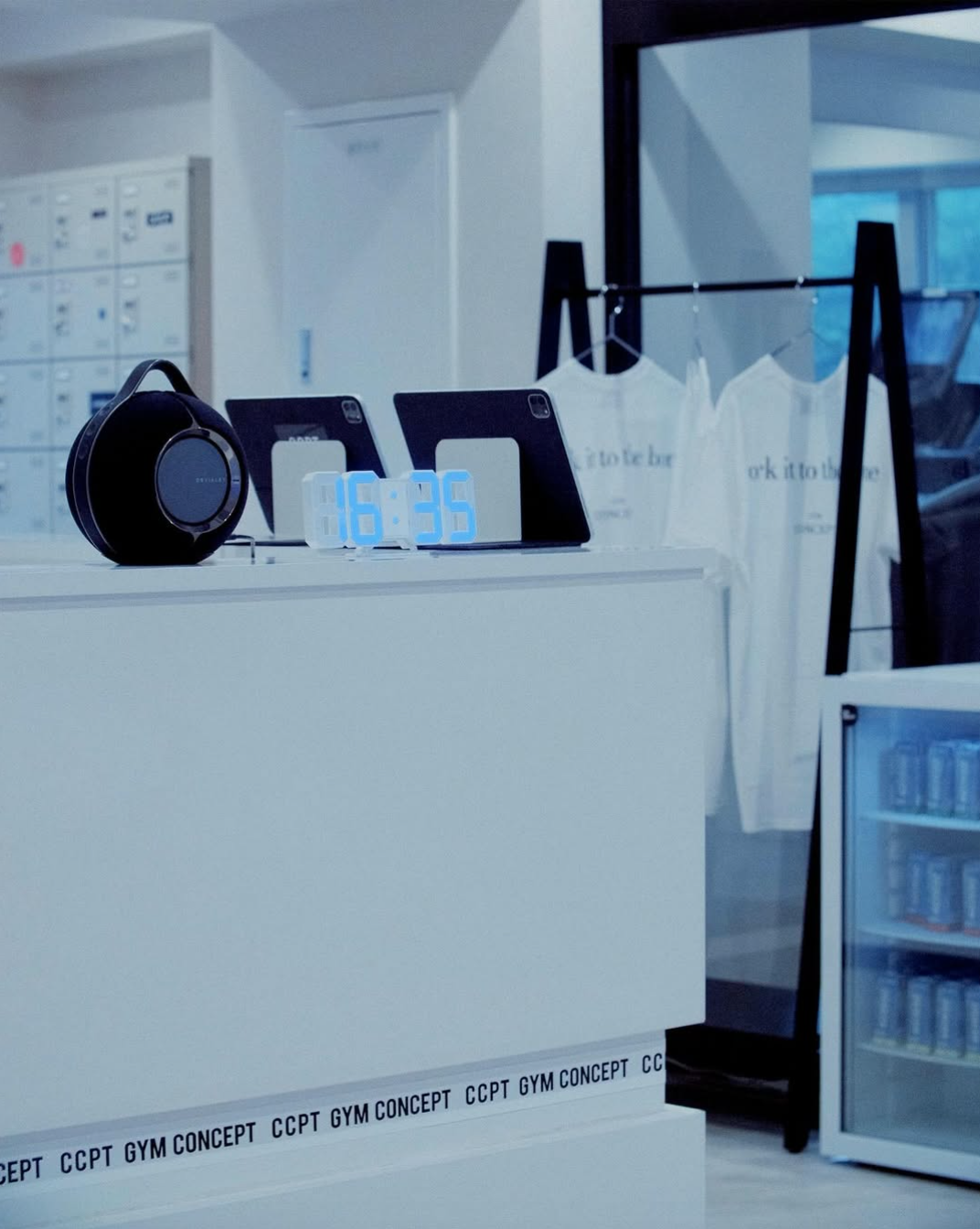 Desk in a gym concept in physio in Tokyo by Yokohama Physio