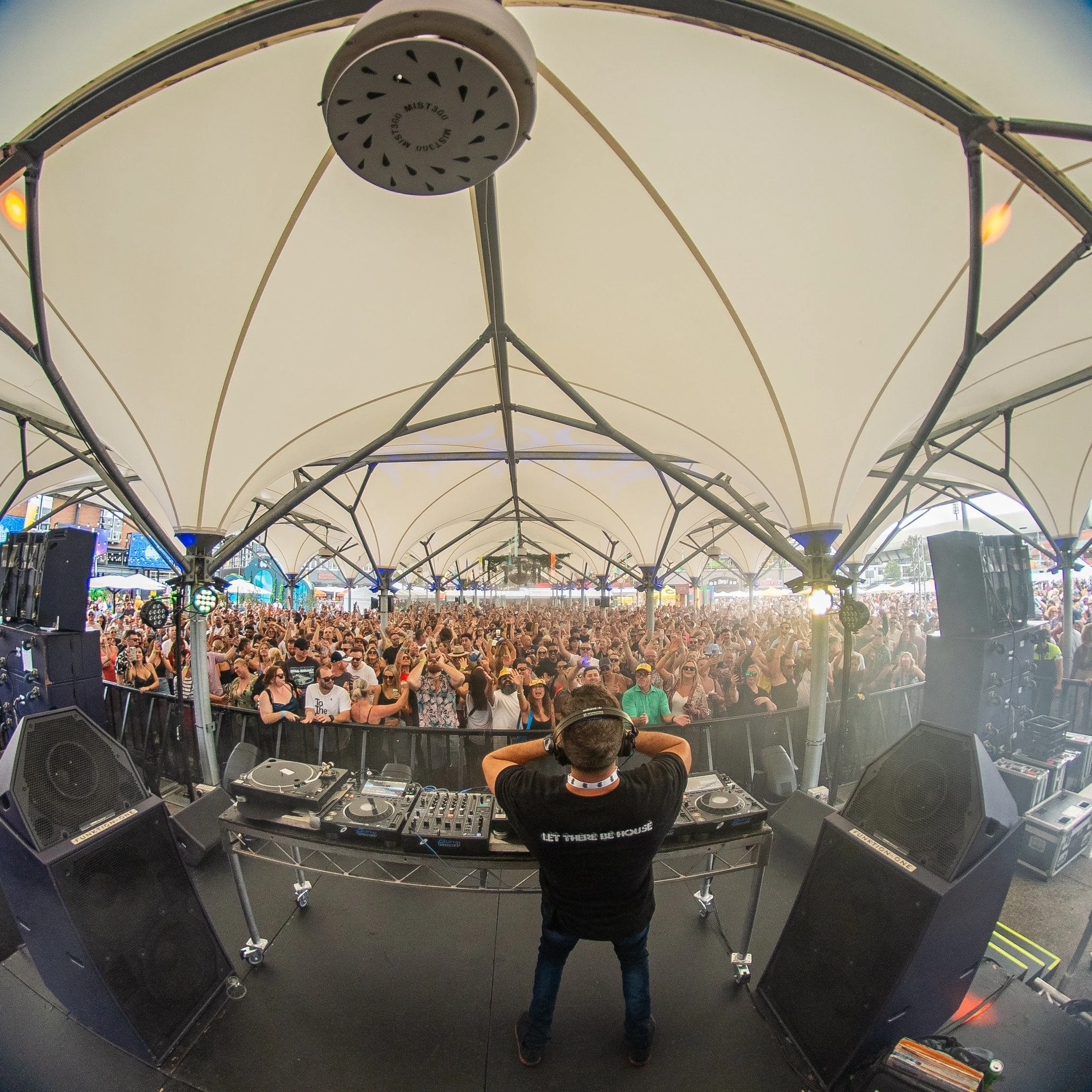 Golden Hour on the Golden Stage with Jumping Jack.

LIVE at @ministryofsoundau_tmrw / Thanks to all of our production suppliers @stageset @jpjaudio @bhstagesystems @mojo_barriers_australia @bumpproductions @luminavisualaus @ei_productions @theavdepts