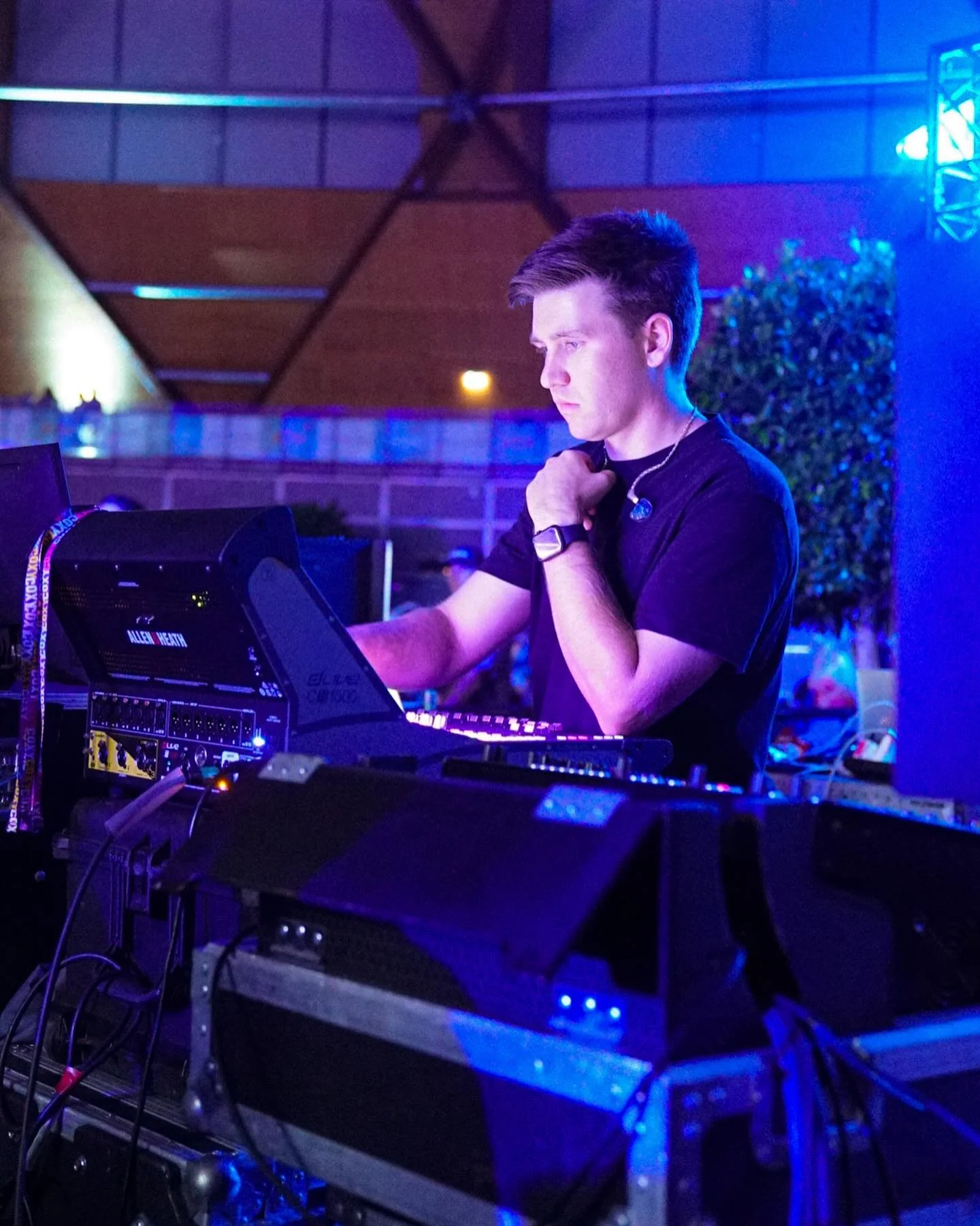 The night is still young and our team is still putting on a show. 

Thanks to our suppliers @stageset @jpjaudio @the_musicbox @gigpiglet @mphaustralia @ei_productions @woohah.group @backlineaustralia @bumpproductions