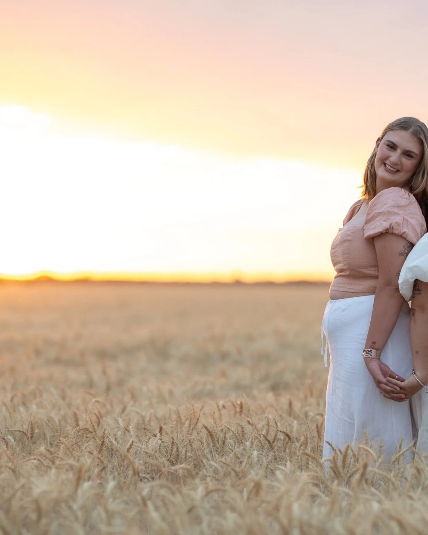 Friendship photos in the wheat 🌾 💛