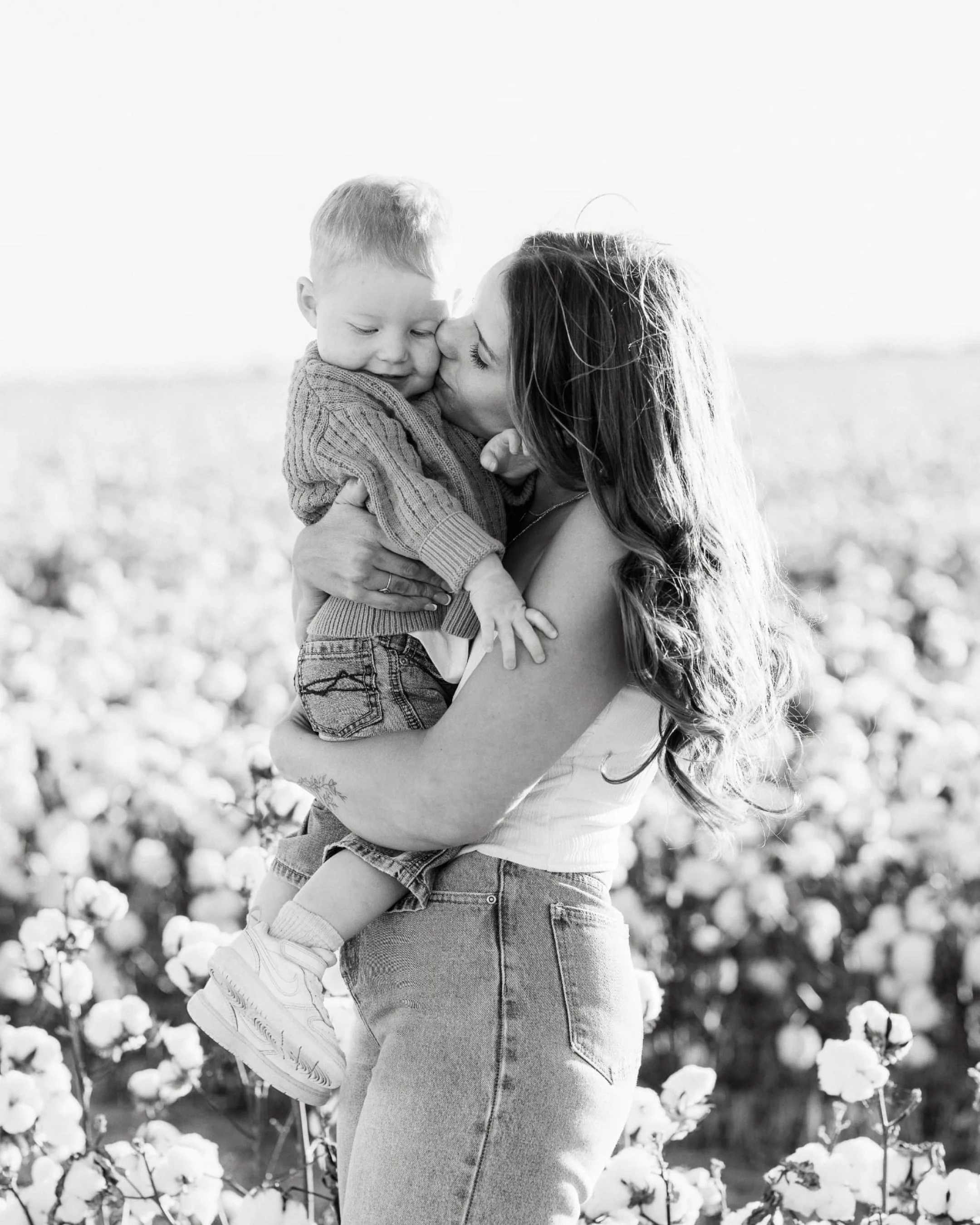 First sneak peek from one of the beautiful families that booked in for cotton minis photo session yesterday afternoon. How beautiful are they!! 😍😍