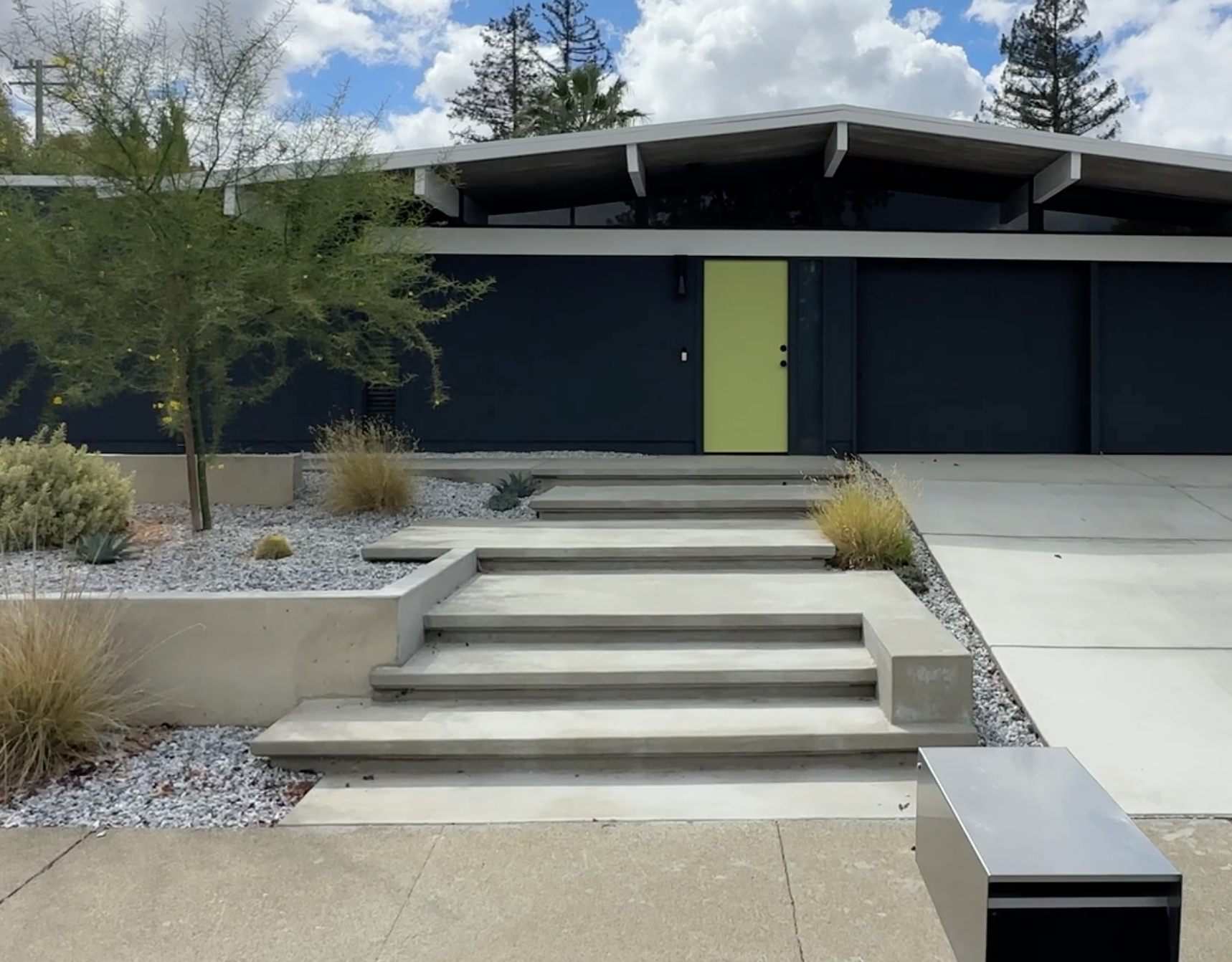 Concord Eichler 3D Front Yard Transformation