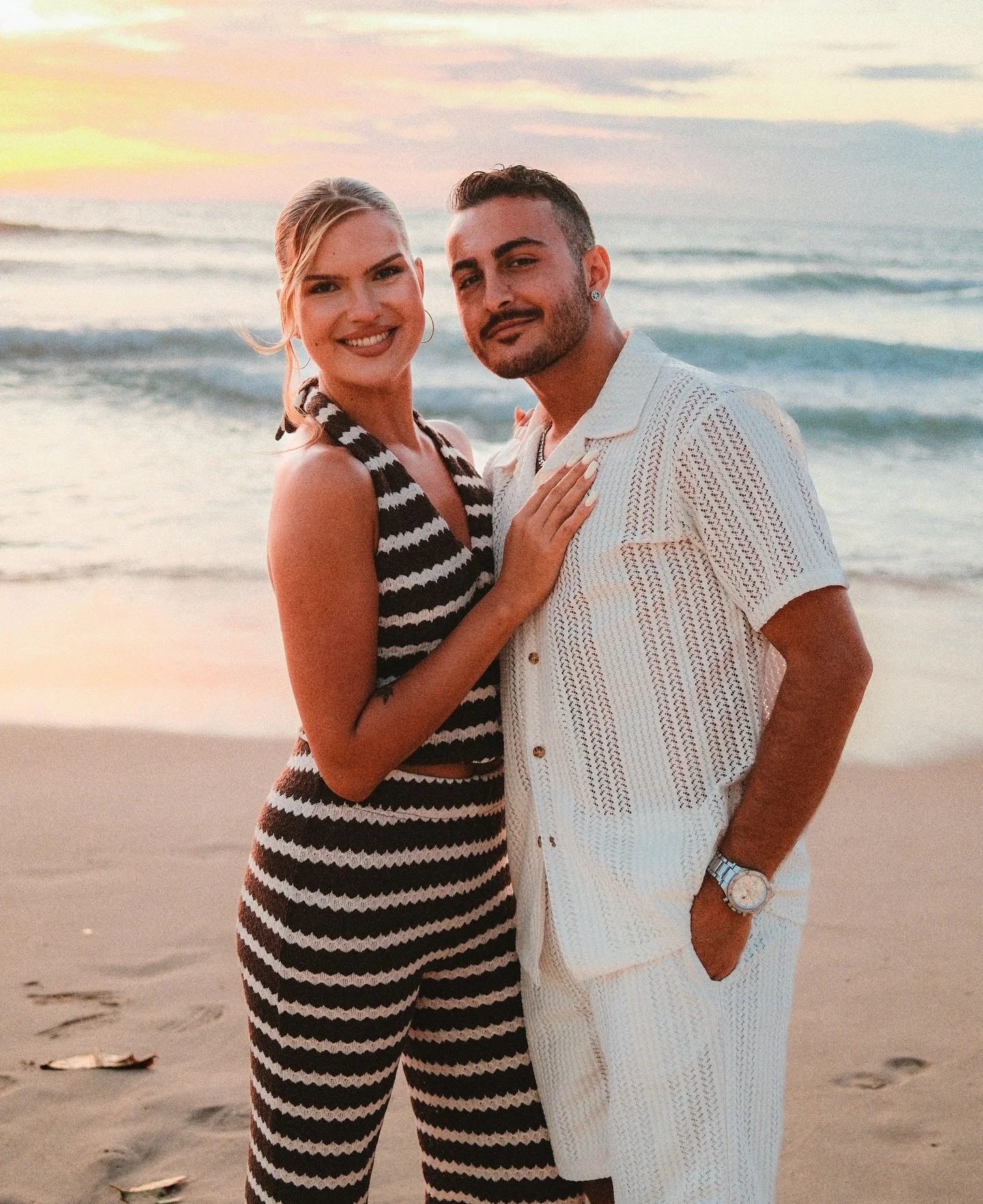 Wrapped in golden moments 💫
.
.
.
#WeddingPhotography #EngagementPhotography #CouplesPortraits #CouplePhotoshoot #LifestylePhotography