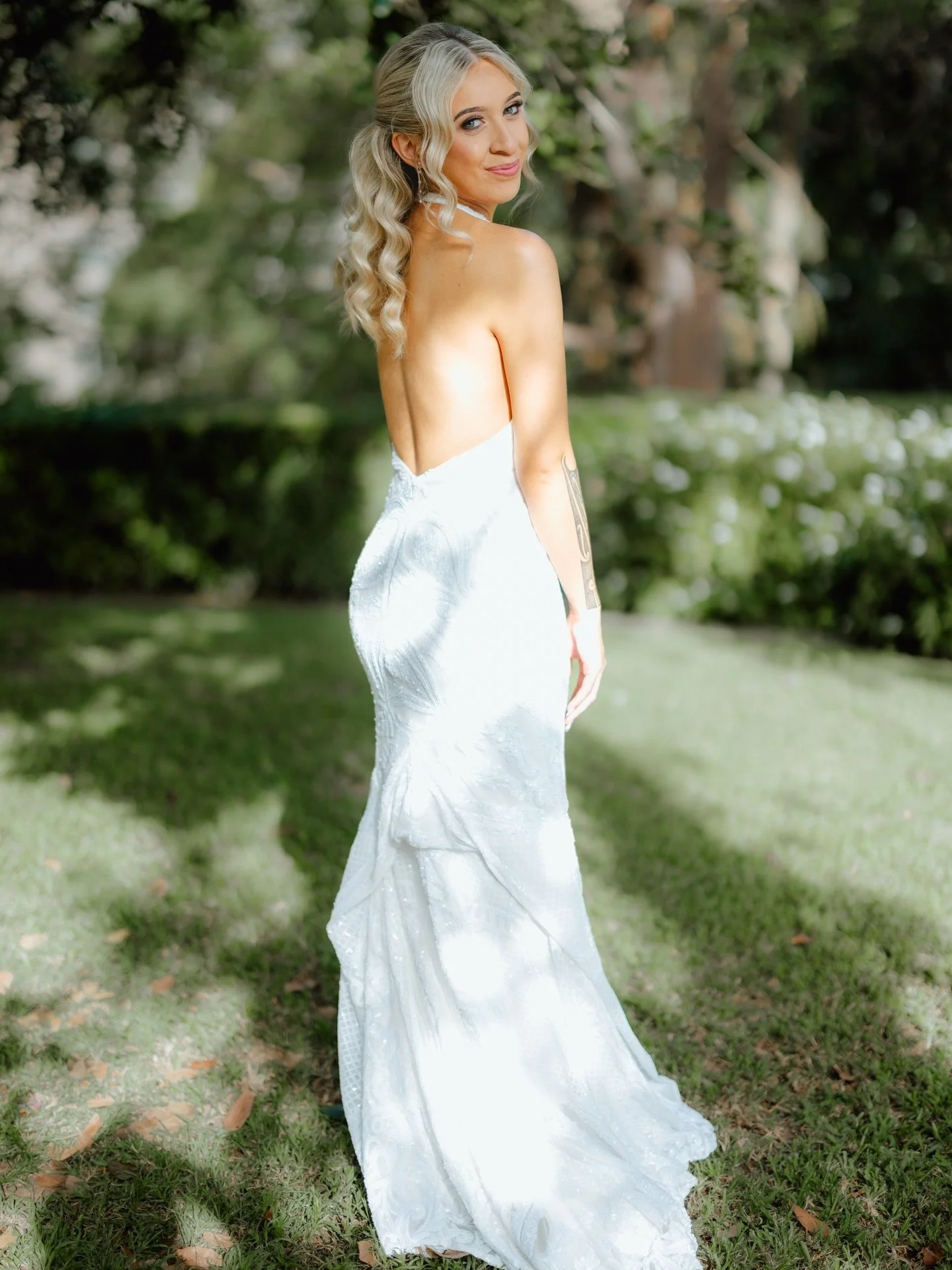 Just a bride and her groom 👰🏼&zwj;♀️🤵🏼 
.
.
.
#goldcoastbride #brisbanebride #brisbaneweddingphotographer #candidweddingphotography #destinationweddingphotographer
