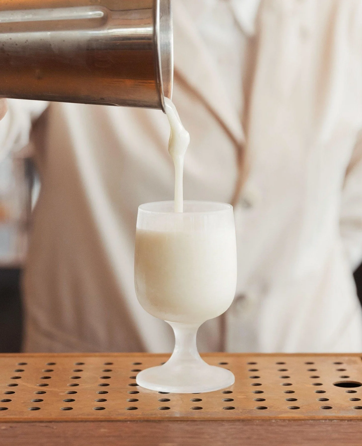 A frozen twist on two classics, Meiri blends the best of the Japanese Slipper and Sgroppino. Shōchū and melon sake bring soft fruit notes, while honeydew sorbet and prosecco create a smooth, silky texture.⁠