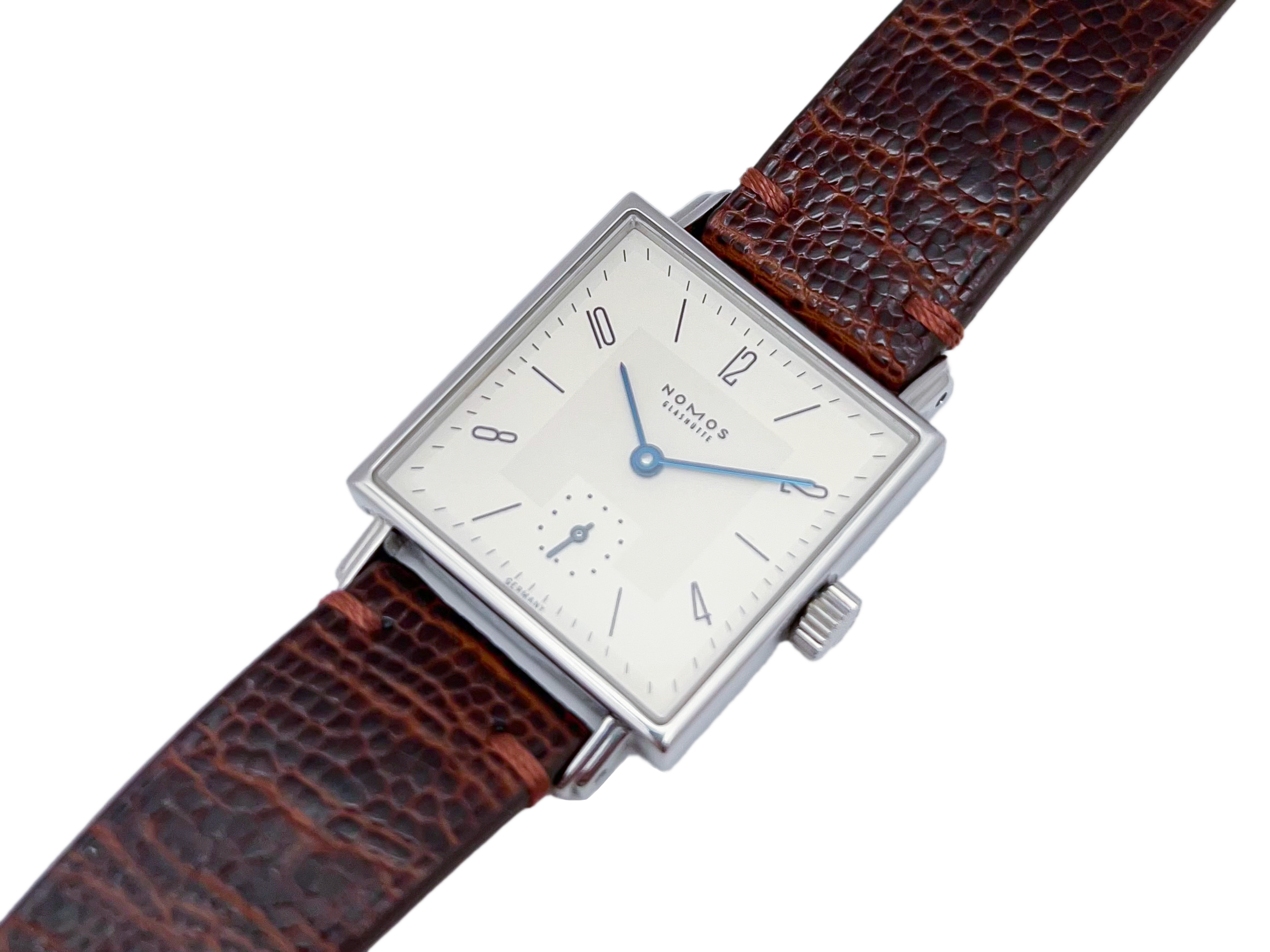 Nomos3.png