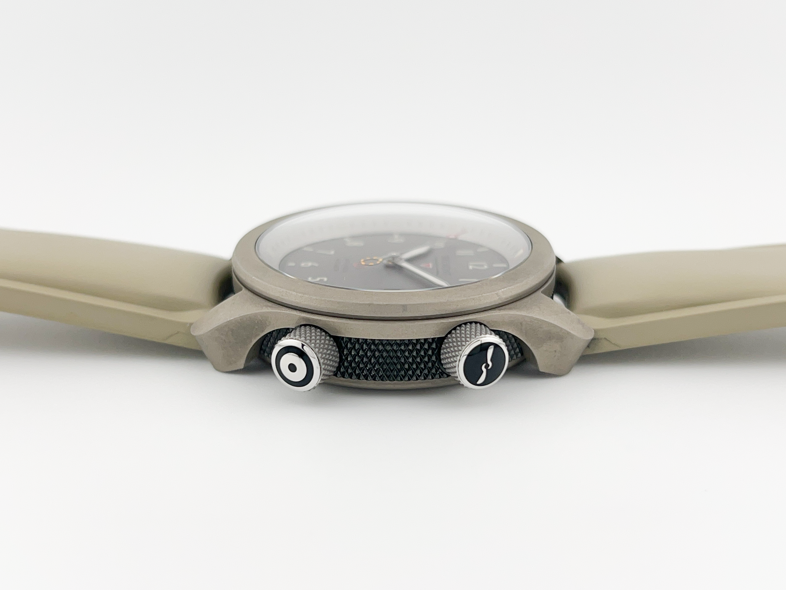 Bremont4.png