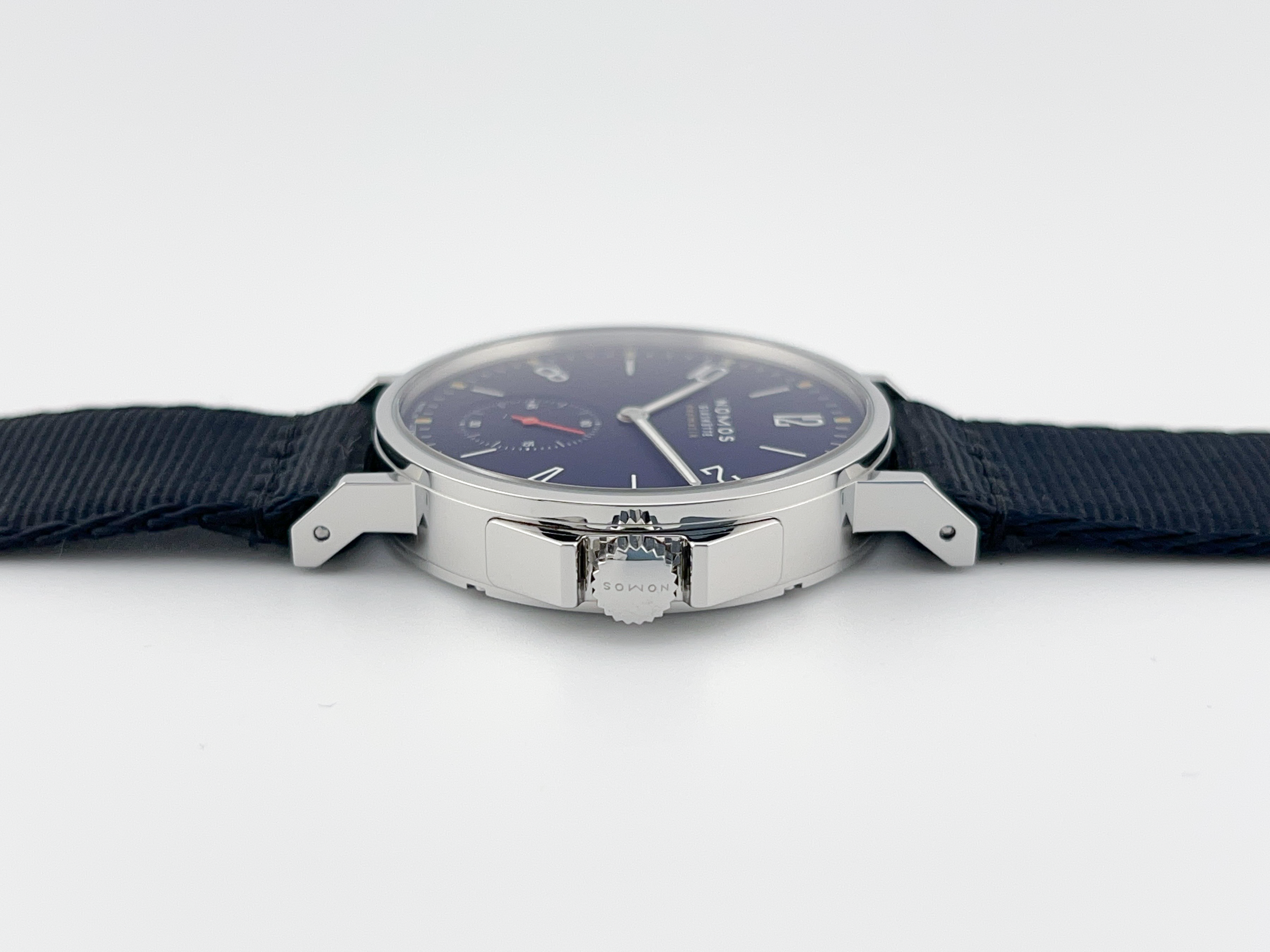 Nomos4.png