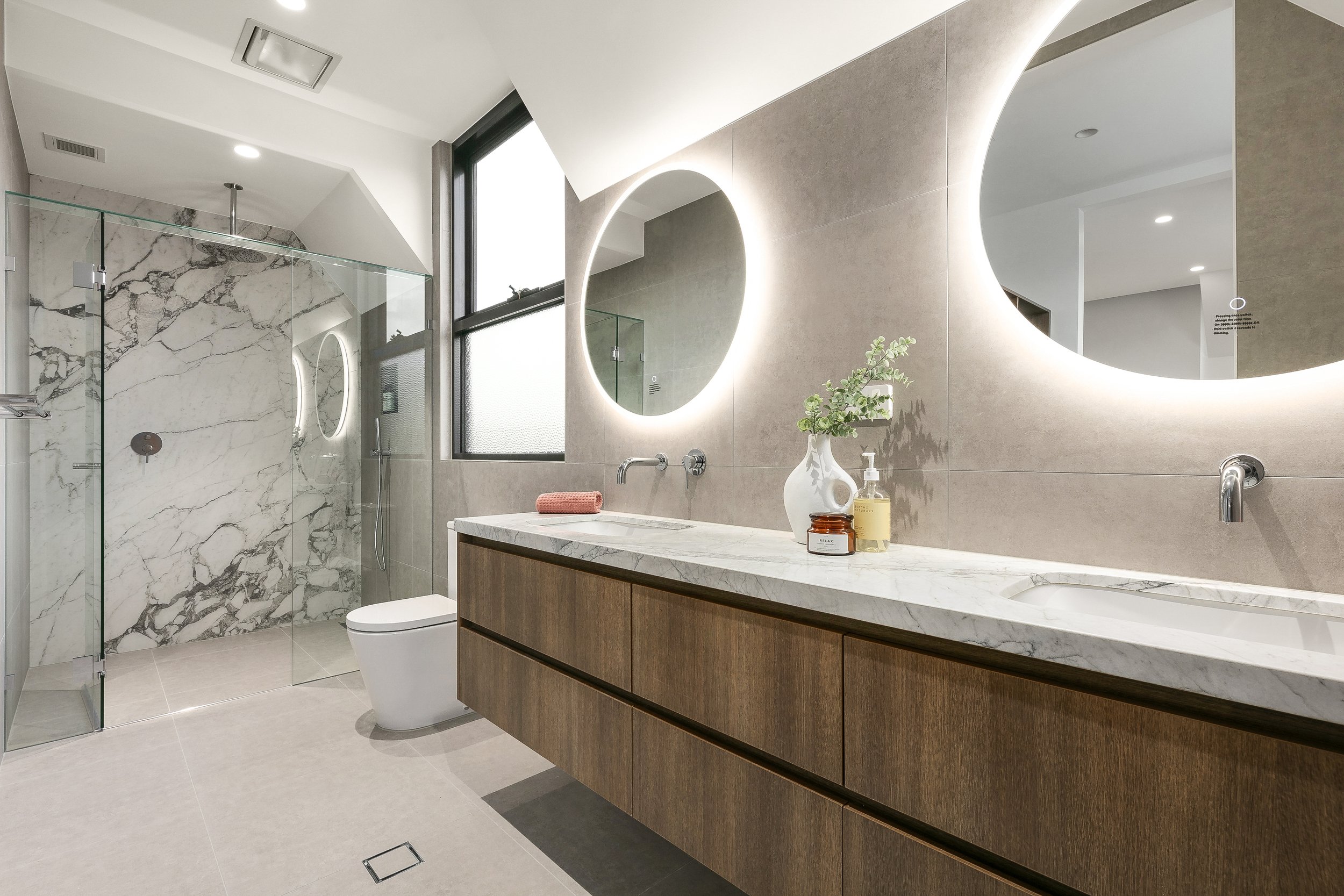 308 ensuite.jpg