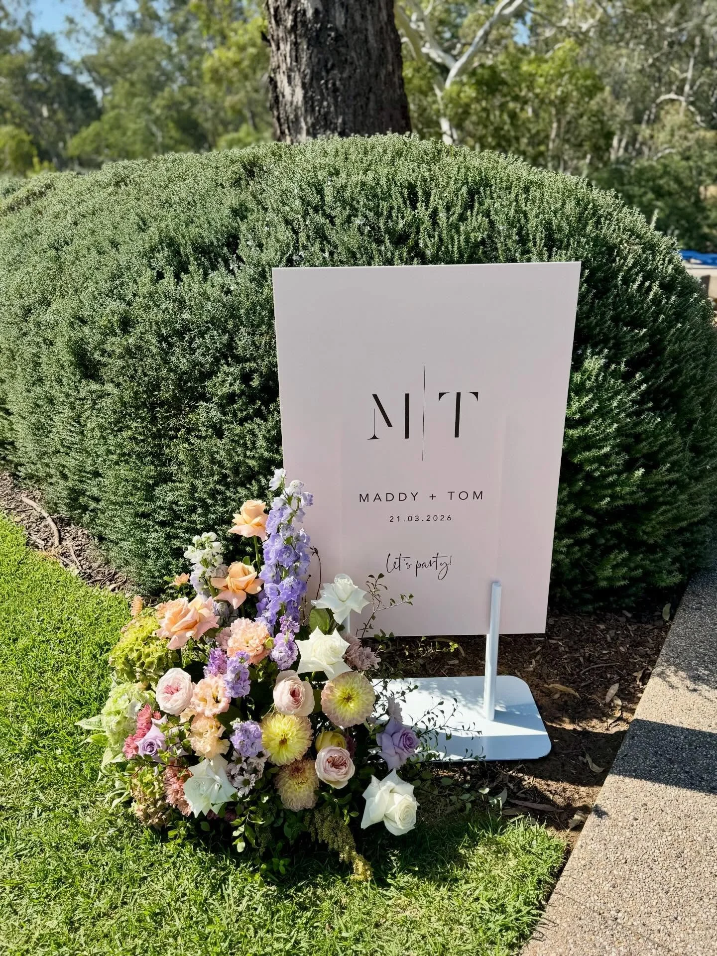 💫 Step into the most unforgettable day ever 💫 

@maddy.bevanshannon

#mitcheltonweddings #nagambieflorist #weddingflorist #eventflorist #goulburnvalleyweddings