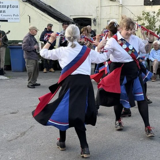 Morris dancers at the Walkhampton Inn