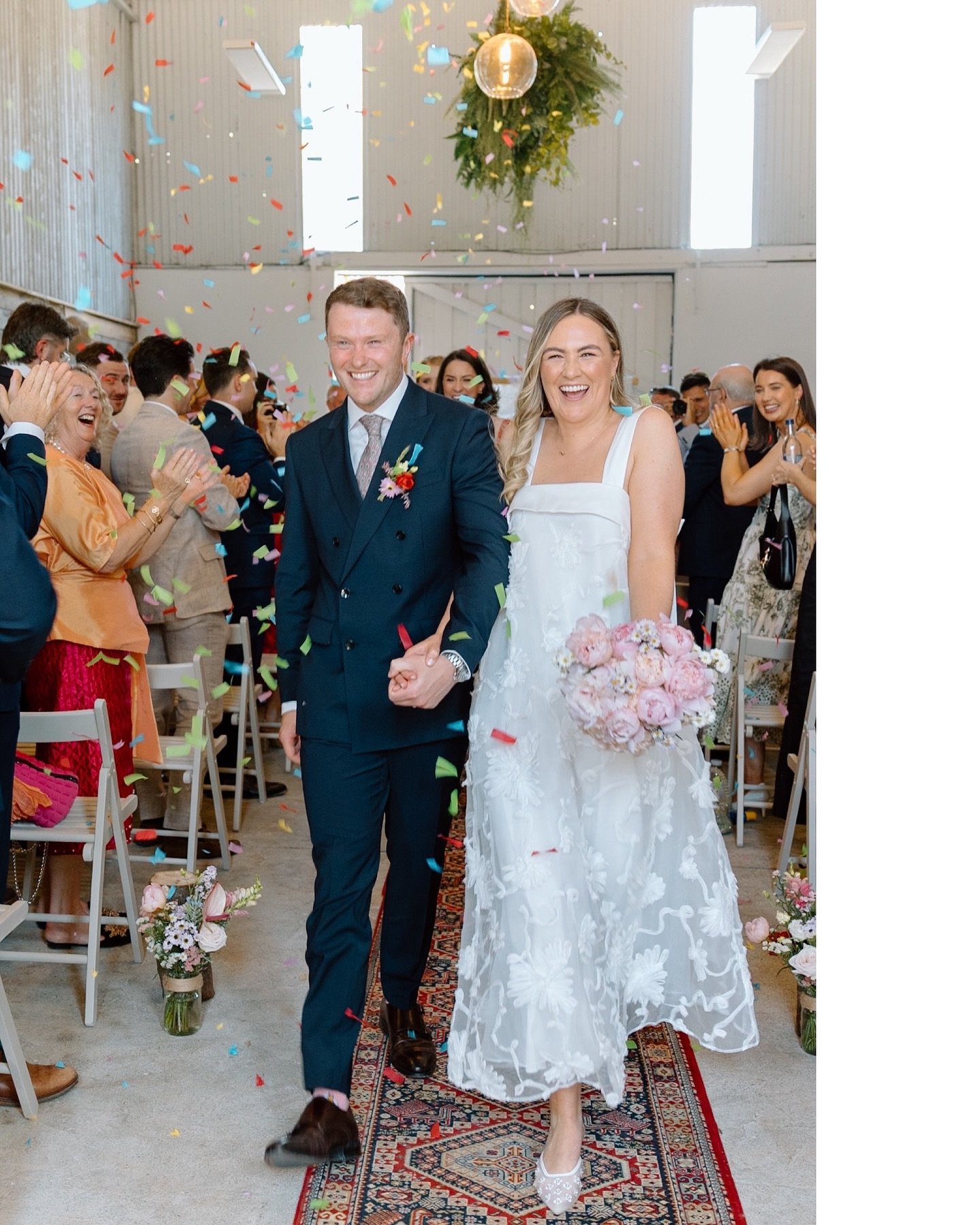 A sneak peek of Aisling &amp; Barry&rsquo;s beautiful wedding day at the @cloughjordanhouse 

Photographer @jessicatynanphotography 
Venue @cloughjordanhouse 
Flowers @darlo_rentals 
Hair @davidreynoldshair 
Makeup @nicolelynchbridalmakeupartist 
Bri