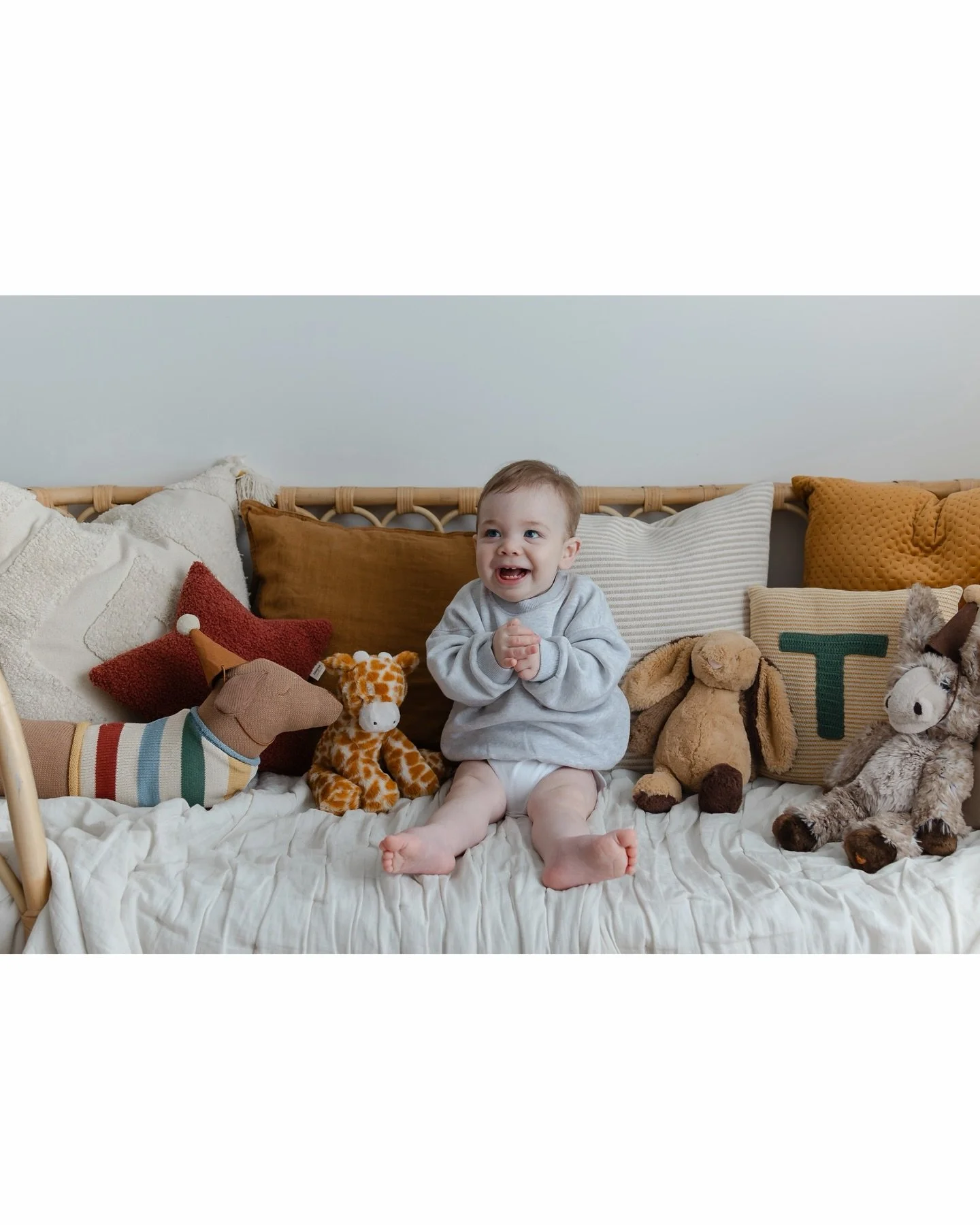 Three hundred and sixty six days old - happy fist birthday Theo 🎈 

#familyphotography #firstbirthdayphotoshoot #irishphotographer #documentaryfamilyphotography