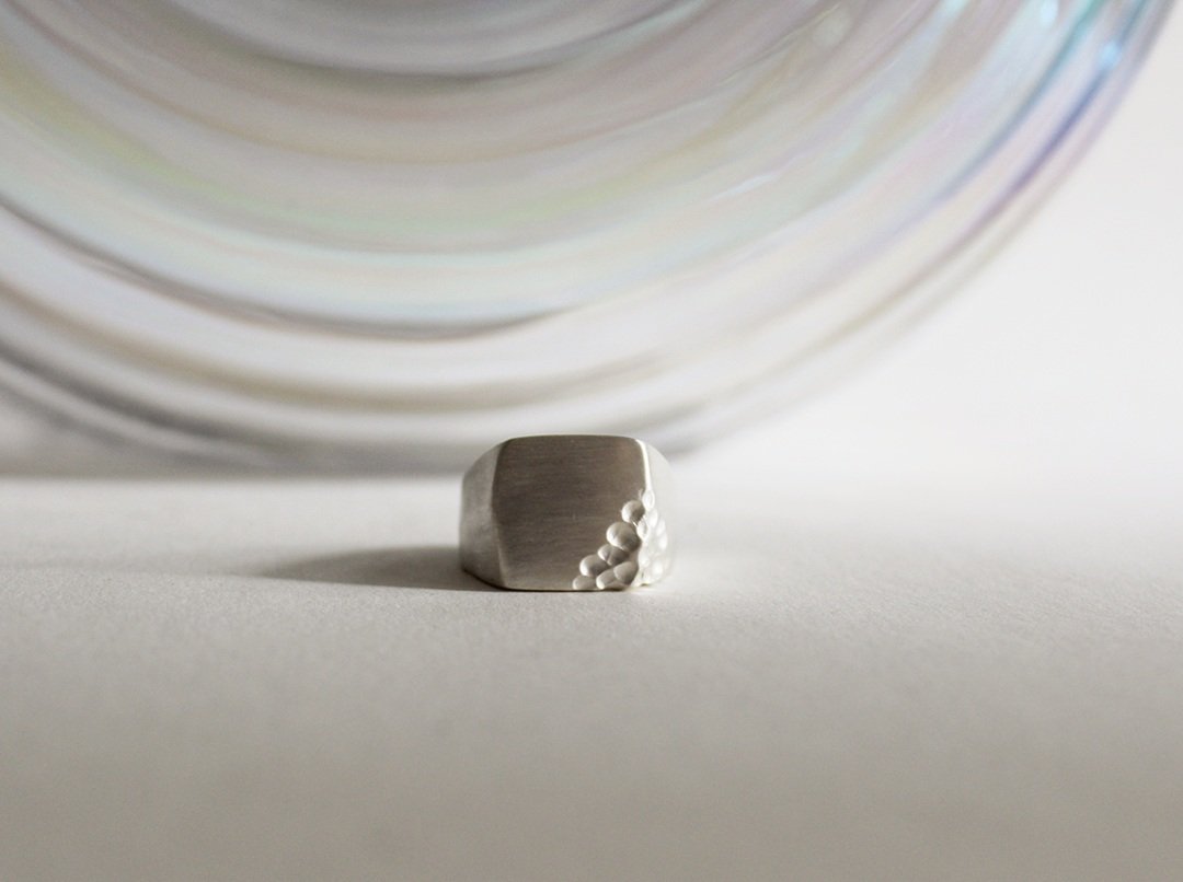 Signet_Ring_Matt_Struktur_2.jpg