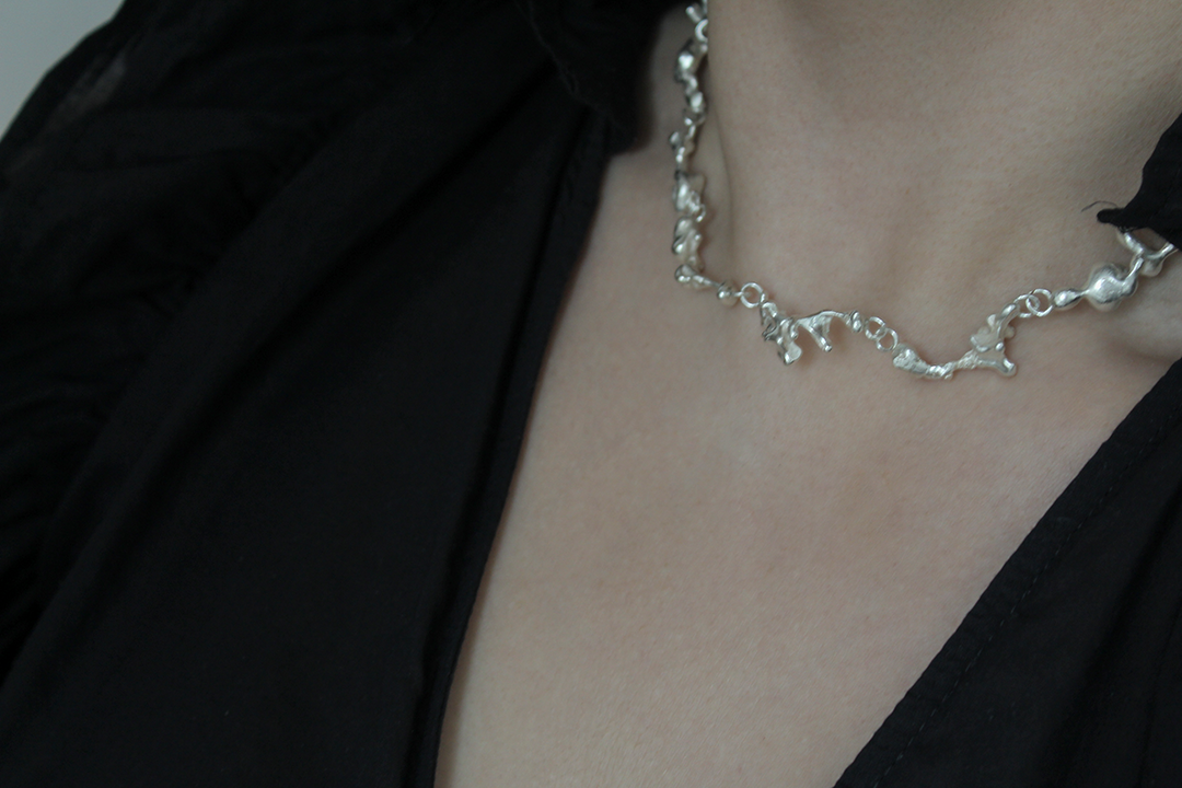 Starman_Bones_Choker_3.png