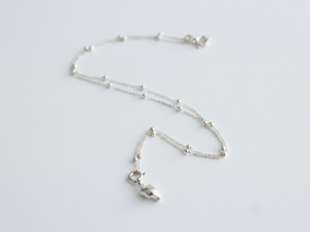 Ankerkugelkette aus echtem Silber mit kleinem handgegossenem, abnehmbaren Anhänger.Feiner Siilberschmuck