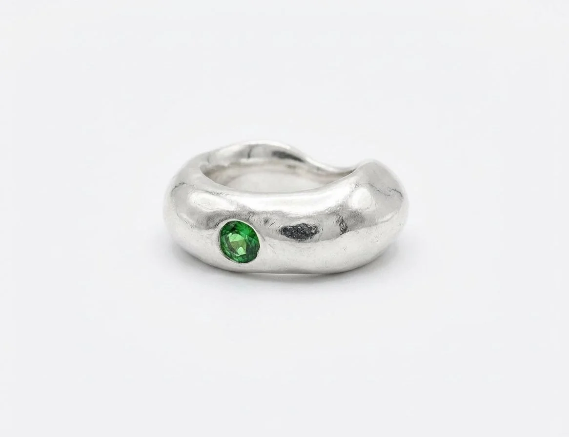 ZIGGY'S COMET RING - handgegossen organisch, weiblicher Statement Ring aus Silber mit Edelstein nach Wahl. Angefertigt in Berlin