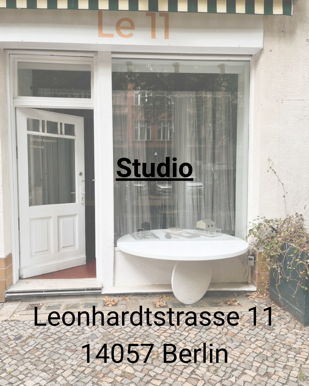 Schmuck Atelier in Berlin Charlottenburrg. Studio Visits per Email oder Kontaktformular buchbar. Schmuck-Einzelanfertigungen möglich. Hangemachter Schmuck - der besonders ist.