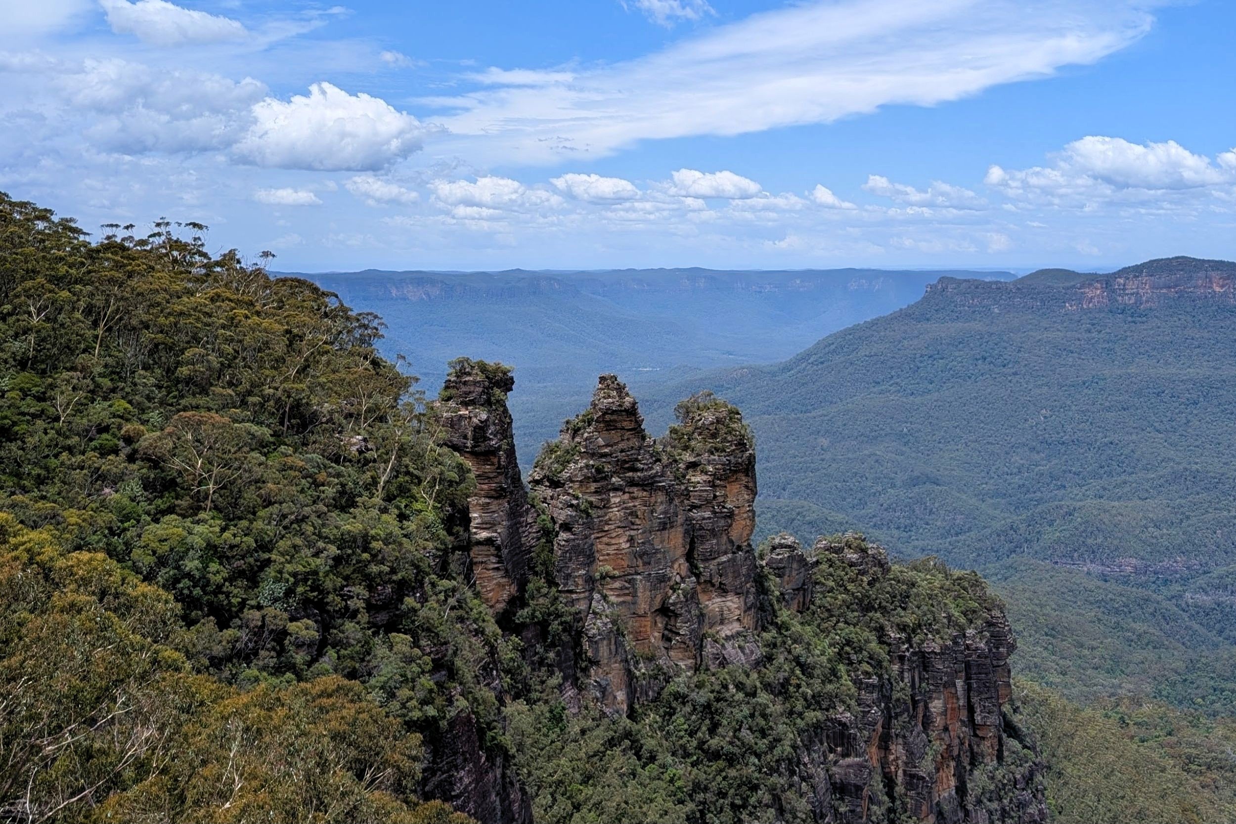 Blue Mountains Day Trip from Sydney | Best Hikes, Stops & Food