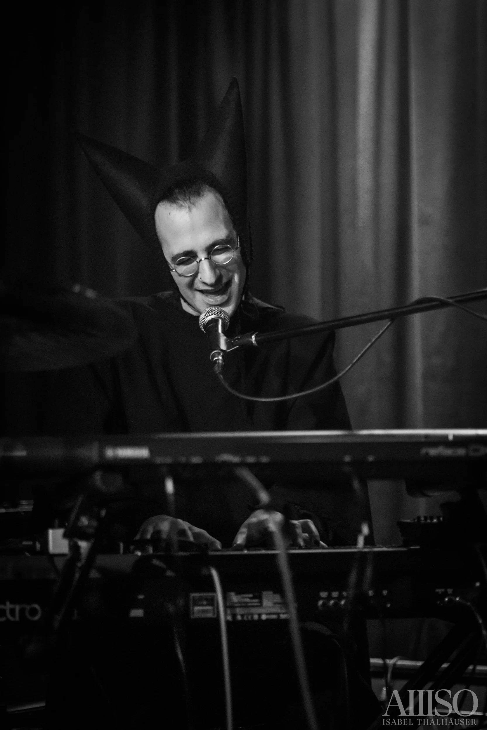 Cindy Gravitiy-3.jpg