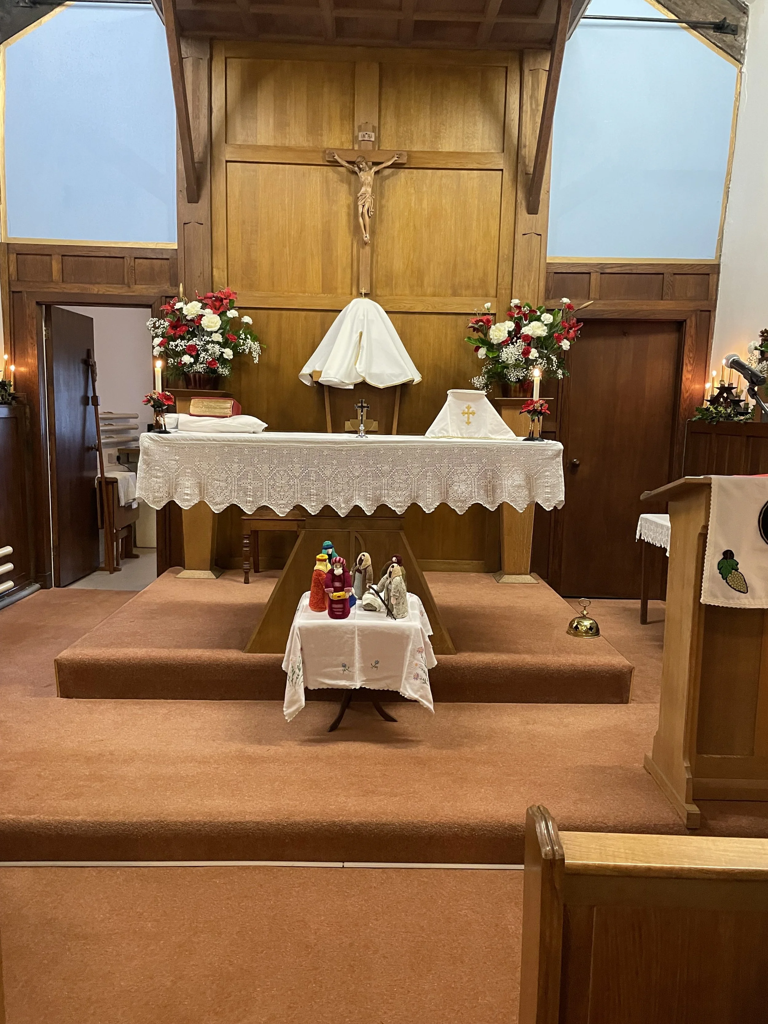 St W Christmas 2025 altar.jpeg