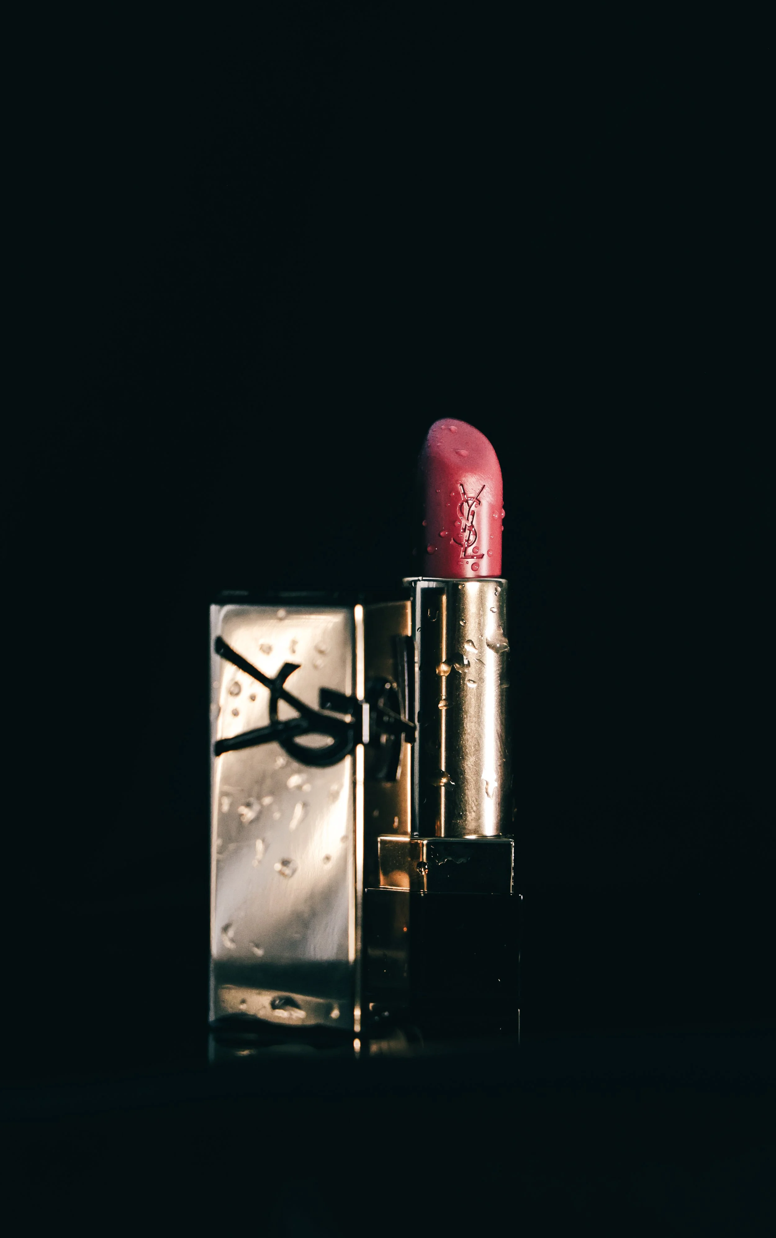Yves saint Laurent - product as a jewel, by Hakim Chafouk Idrissi Luxury lipstick you want to wear. 