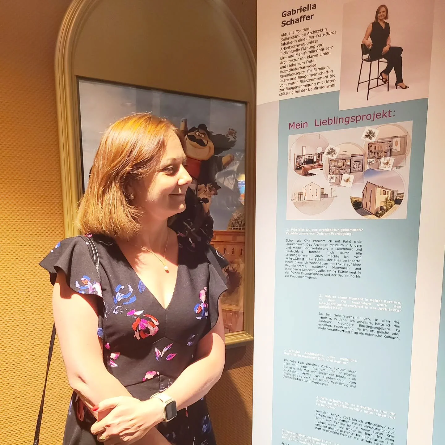 ✨ Ich bin stolz, Teil des WIA-Festivals Women inArchitecture zu sein! ✨
Gestern fand die gro&szlig;artige Er&ouml;ffnung der Ausstellung im Broadway-Kino Trier statt &ndash; mit dem bewegenden Film &bdquo;Eileen Gray &ndash; Das Haus am Meer&ldquo;.
