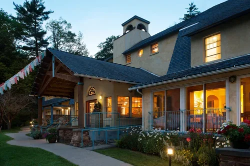 Residential Retreat at Menla, NY: 4 Maras, 4 Feasts