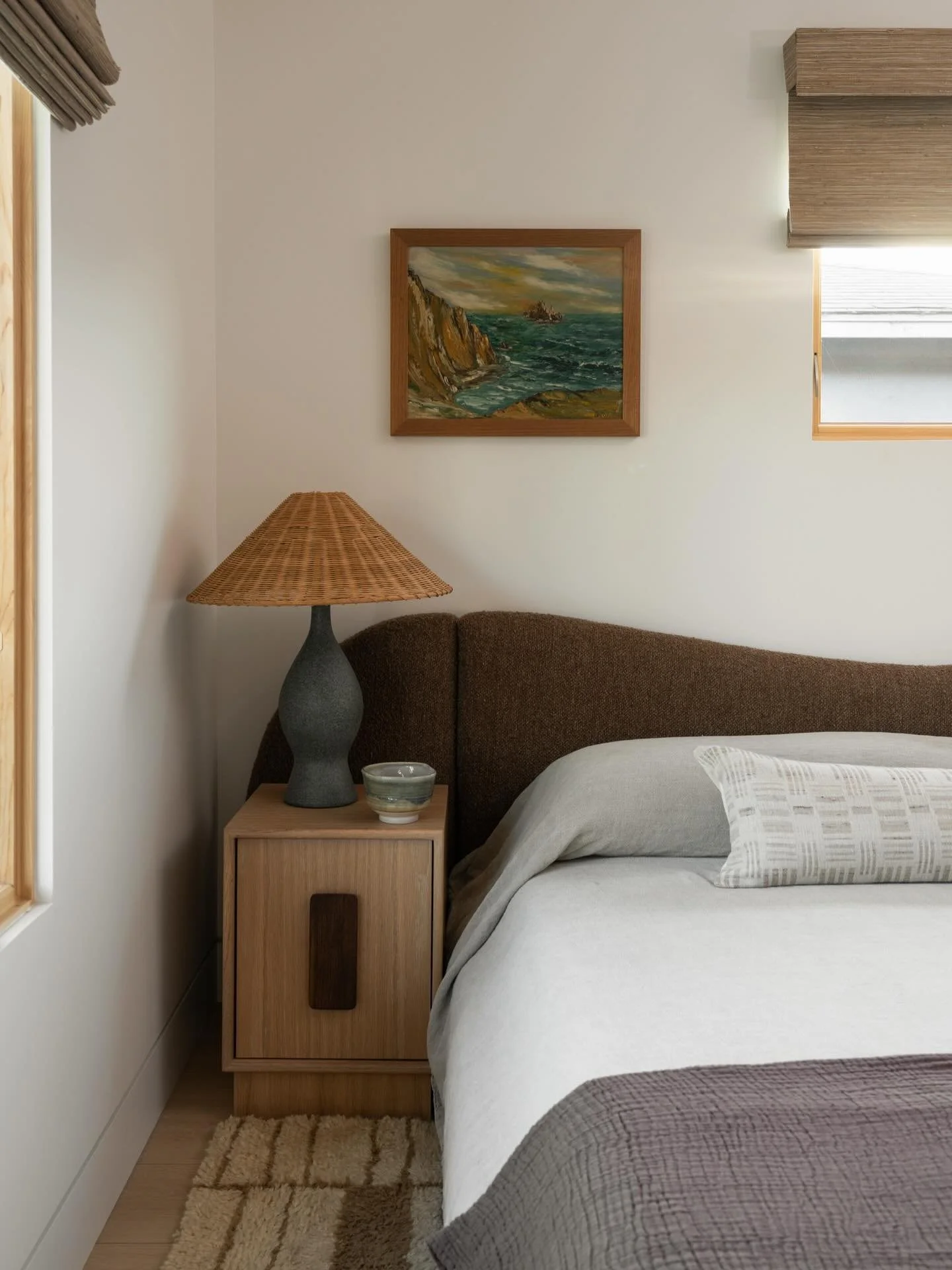 Nothing like an epic seascape to bring the vibes 🌊 

____________________ 

Design: @californiarevivalstudio | #CRSxCalifornia
Build: @propacificbuilders 
Photography: @charlotteleaphotography 
Styling: @californiacasa &amp; @californiarevivalstudio