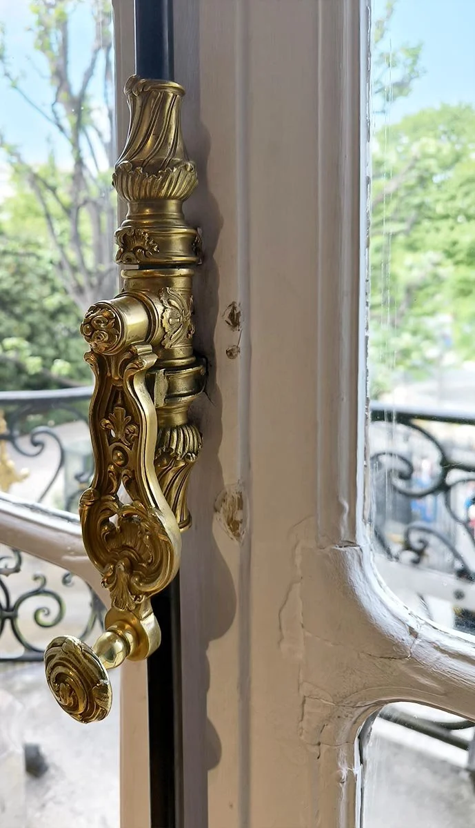 TRAIT DAXE-RESTAURATION-POIGNEE.jpg