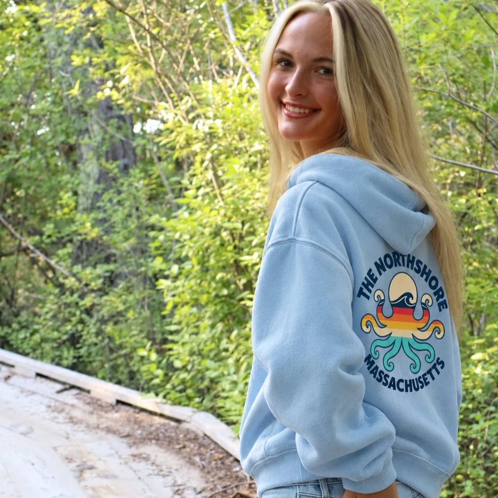 A little wild. A whole lot of local. 🌊✌️

Greenheads we actually WANT around&hellip; and an octopus that&rsquo;s coming home with us. 😂

Meet a few favorites from the Northshore Wild Side collection, modeled by my favorite girl, Regan. Retro colors