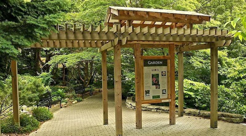 kruckeberggarden.jpg