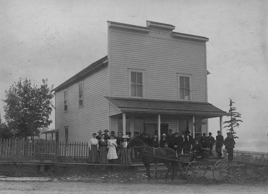 1909. Richmond Beach Post Office
Henry Parry returns from the AYPE having won the prize for the best strawberry in the world. This Post Office building later became JT Holloway's Real Estate and Insurance office, and then became St. John Umbrite's Dr