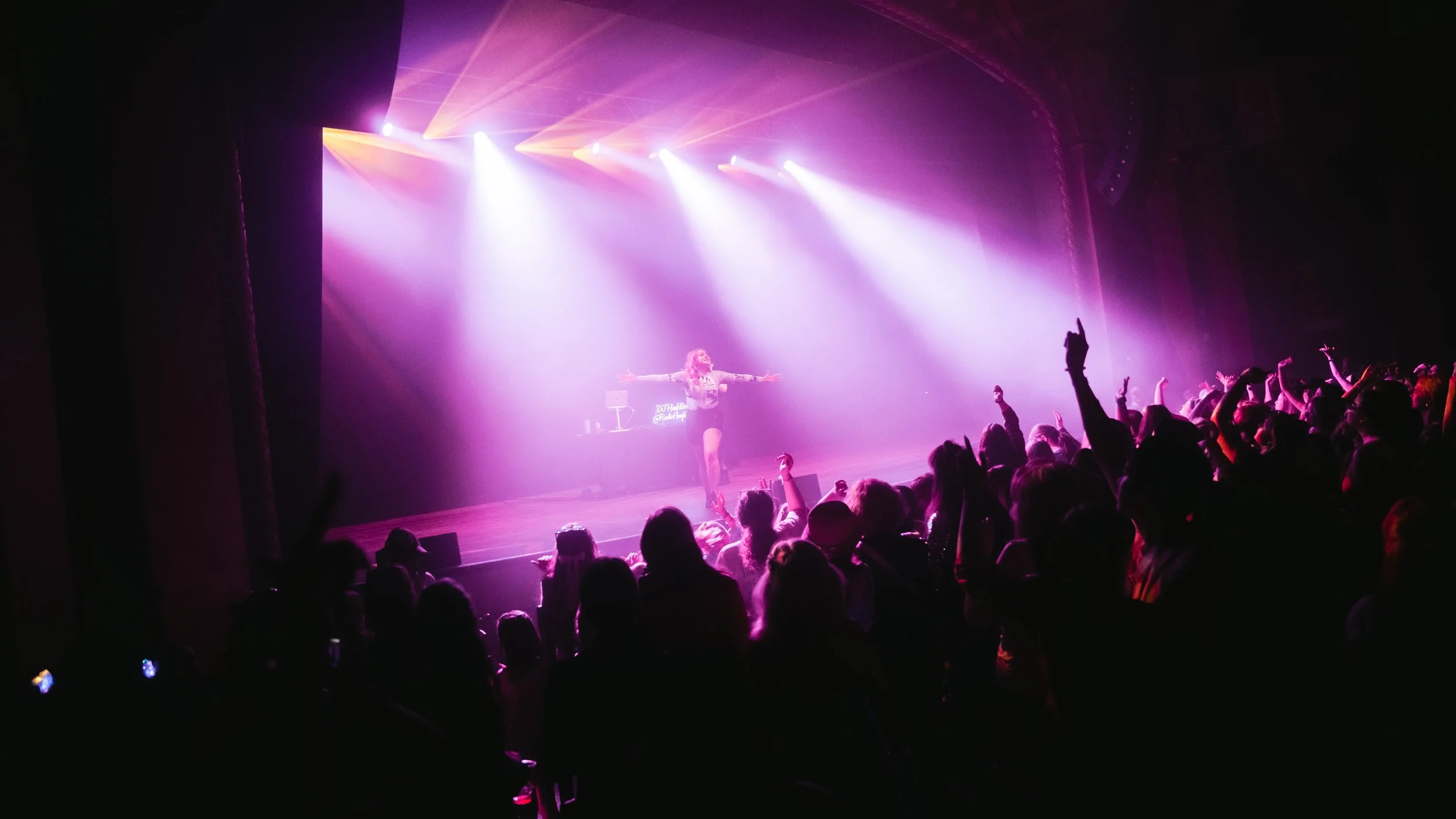 TAYLOR'S VERSION - PORTLAND THEATER