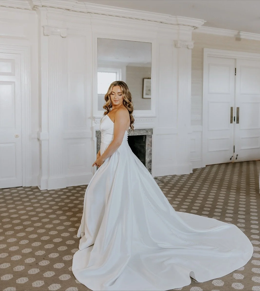 A flawless, natural glow for the stunning bride @katieannoleary 💍🤍

Photo @bernardalexisphotos 
Makeup @beautybychristinakay 
Spray tan @thetanningroomny @fusionhairsalonny