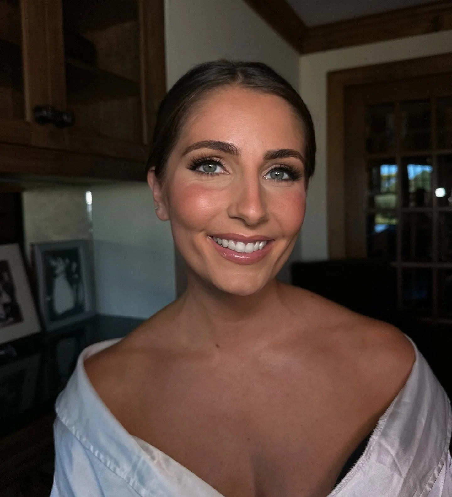 Toryn💍✨🩵
@torynnagle 
@neenwilsonhair 
@carmelajoyphotography 
@breezehillfarm 

Classic &amp; timeless soft neutral glam🤍

Email argbeautyy@gmail.com for all inquiries 💒