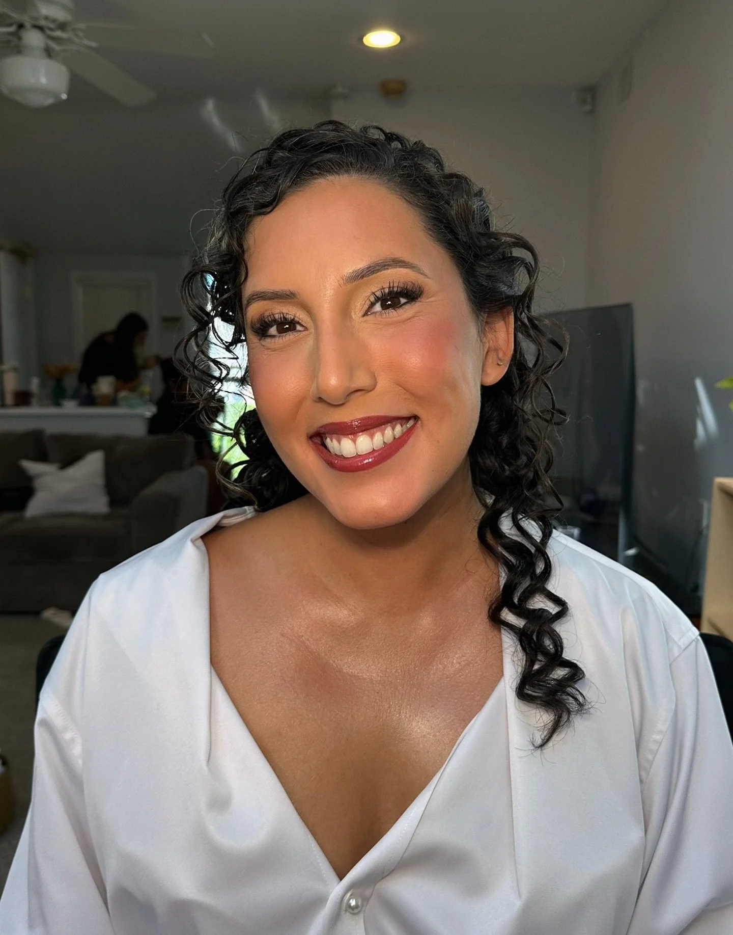 Margaret🤍 @xmargeandincharge 

Hair by @rachel_bridalrush 

💍💍💍

To inquire email argbeautyy@gmail.com