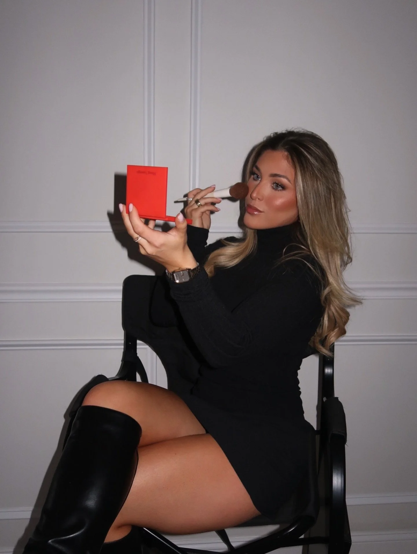 Happy holidays from me to you!🎁❤️✨

I can not express how much love &amp; support I have received this past year and how incredibly grateful I am for each and every person that has experienced being in my chair. 

Built a whole new business @thetann