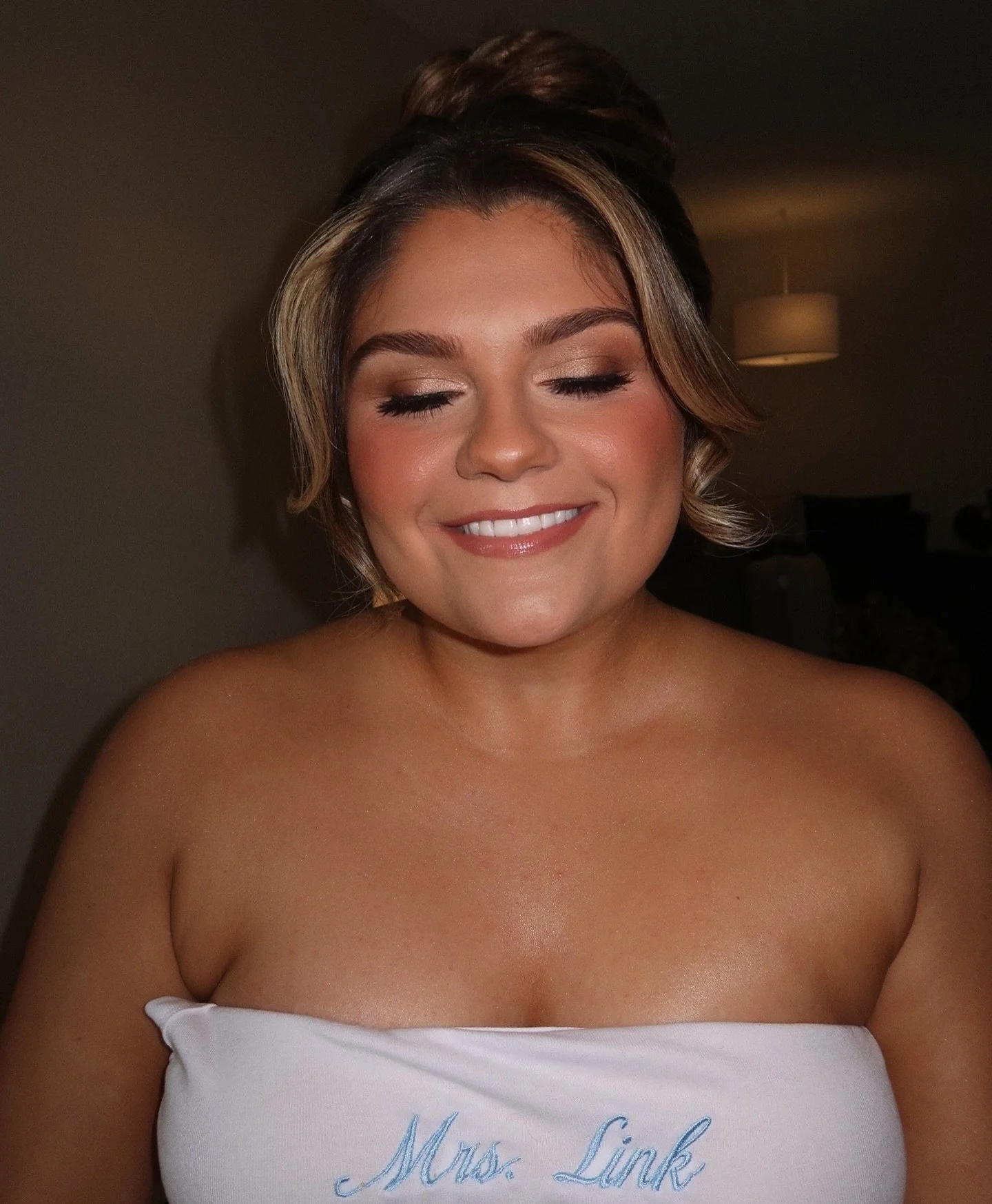 Beautiful Morgan 🤍 @morgan_romano 

Hair @neenwilsonhair 
Tan @thetanningroomny MIX: @nudaprofessional milkshake💜
Makeup @argbeautyy 
Assistant @juliakranenbergmua 
Venue @bellportcountryclub 

Email only for availability! Argbeautyy@gmail.com 💌

