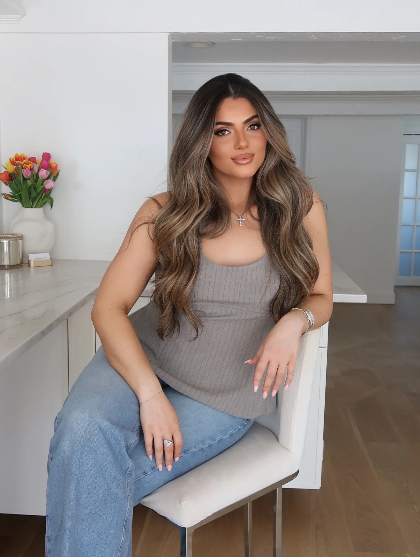 Sun-kissed glow on my girl @deannaabrahambeauty @deanna_abes 🌷💛

Mix: @nudaprofessional 50% coco + 50% milkshake for that nice neutral/brown tan

Book your glow today by using the link in my bio!🔗
📍Find me @fusionhairsalonny 

Spray Tanning long 