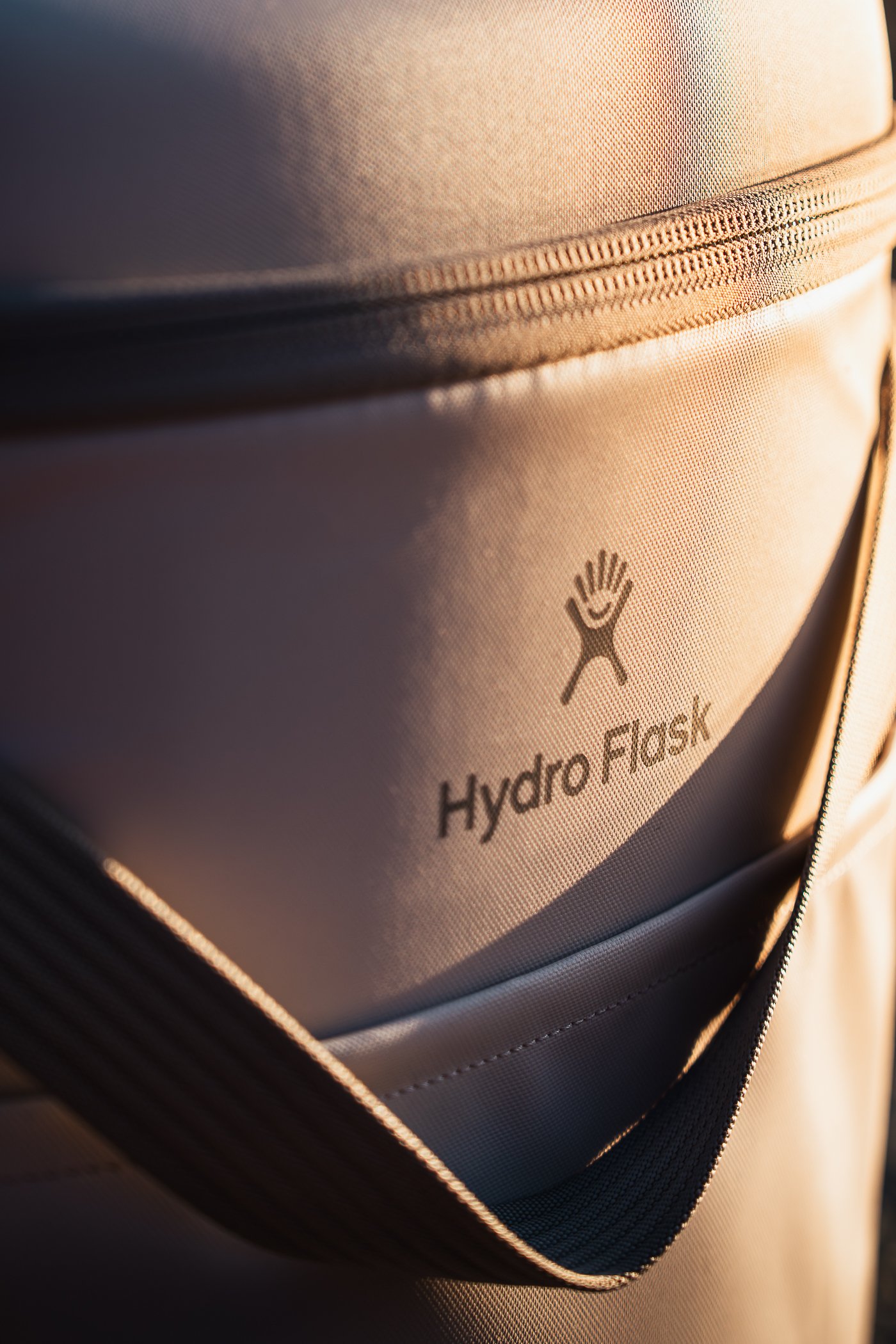 Hydroflask-22L-Carryout-Cooler_Montana-3.jpg