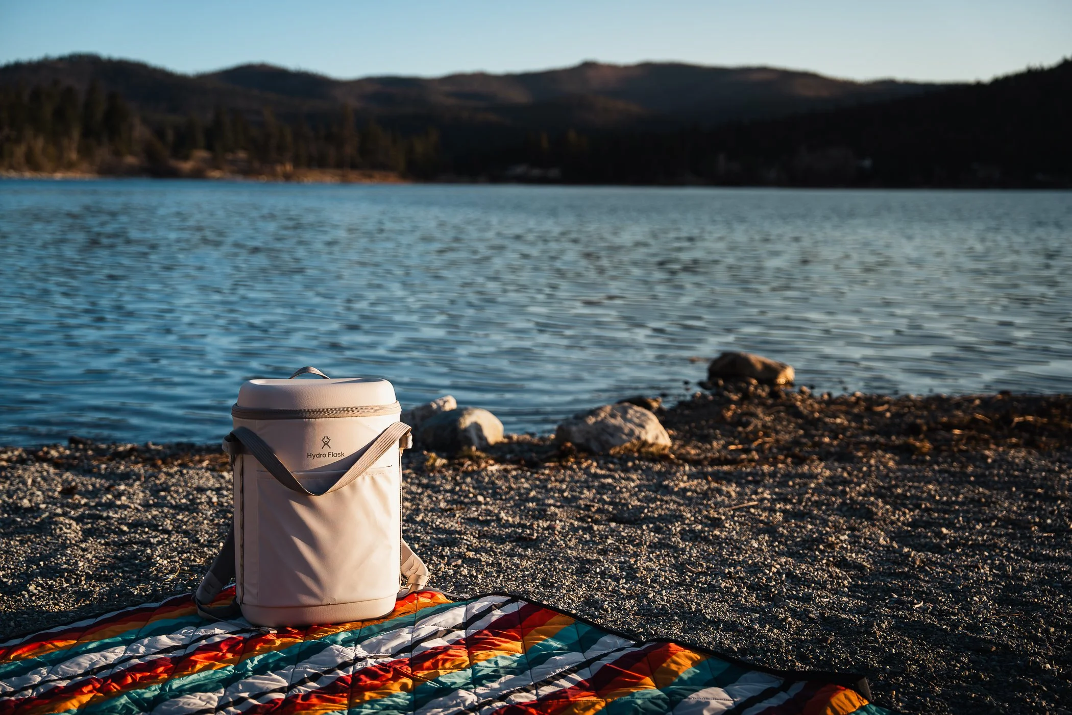 Hydroflask-22L-Carryout-Cooler_Montana-2.jpg