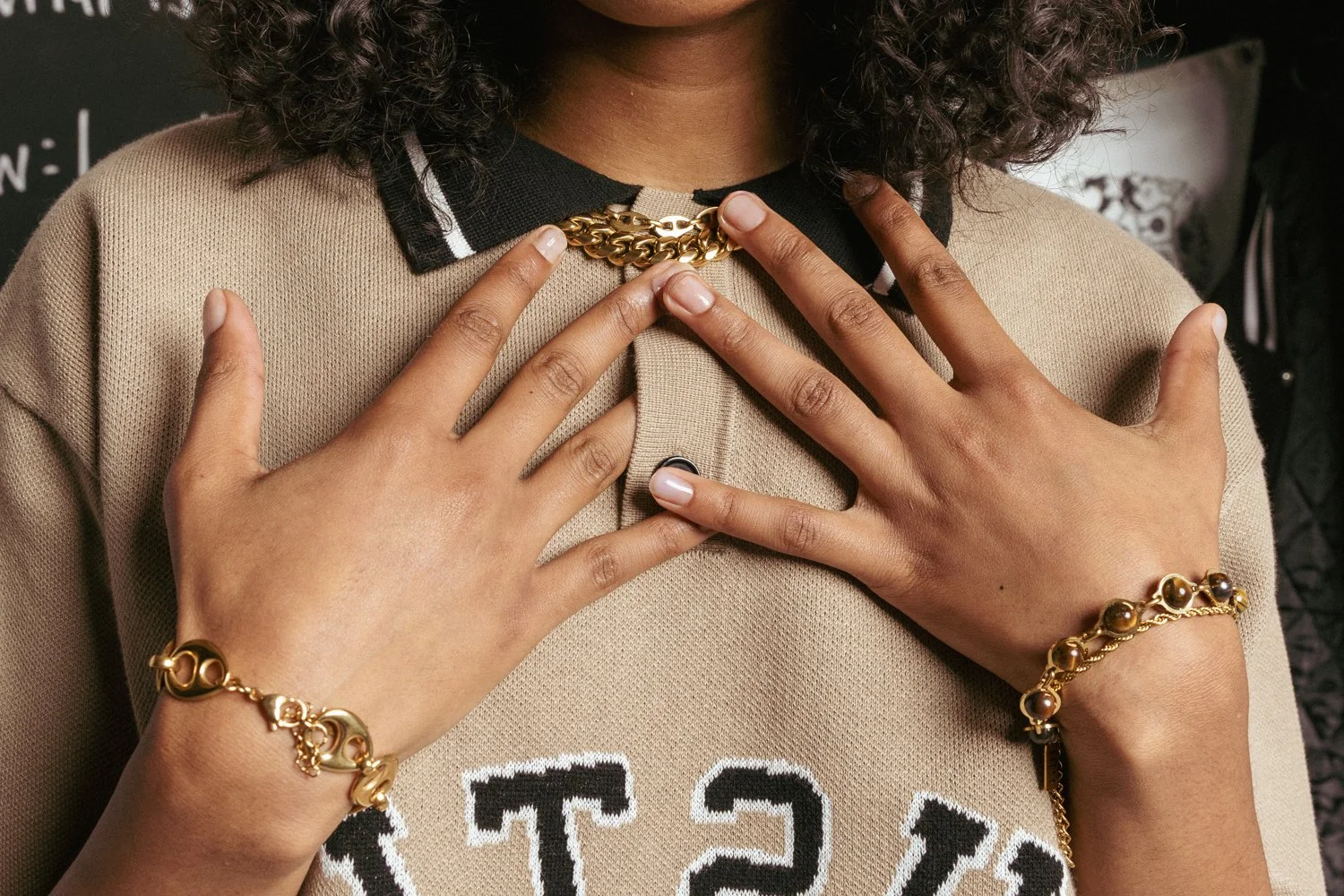 Merchandise & Advertisement