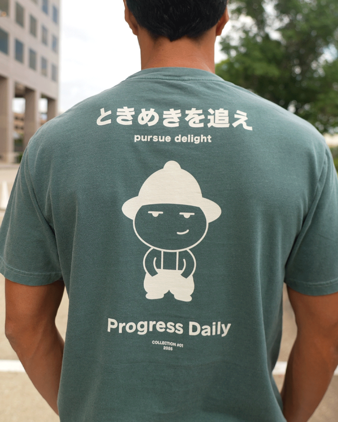Untitled-1_0008_green-shirt-back-closeup.png